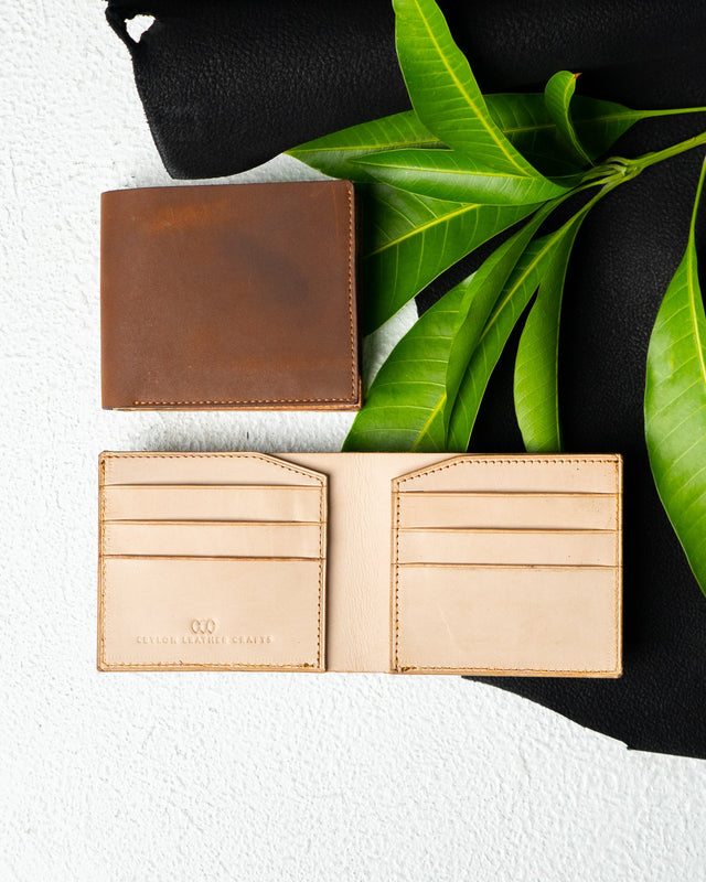 Levi Wallet – Oil Pull - Up & Calf Crust Leather Edition - Ceylon Leather Crafts