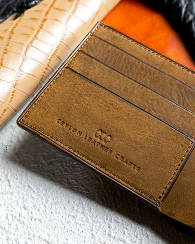 Adam Wallet – Dust Brown Saffiano Oil pull-up Edition
