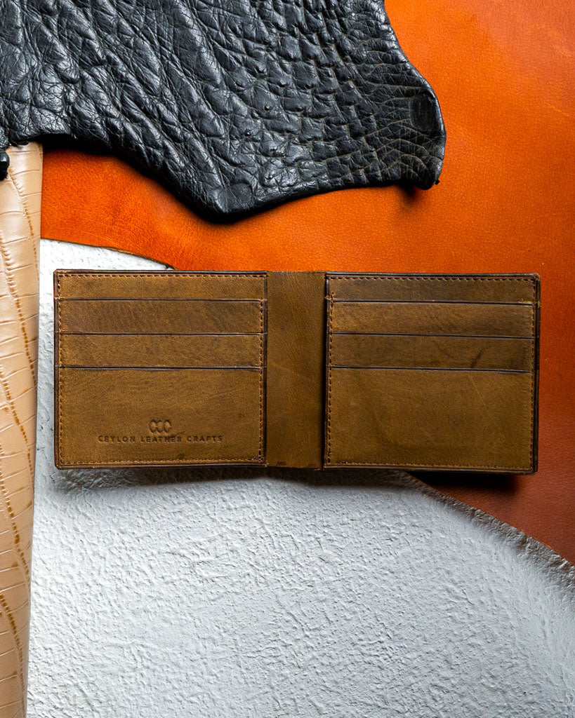 Adam Wallet – Dust Brown Saffiano Oil pull-up Edition