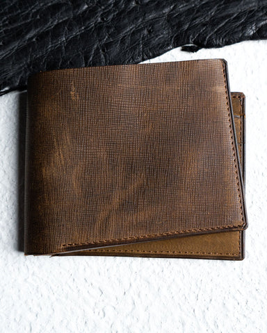 Adam Wallet – Dust Brown Saffiano Oil pull-up Edition