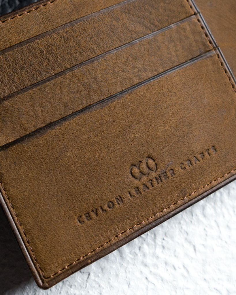 Adam Wallet – Dust Brown Saffiano Oil pull-up Edition