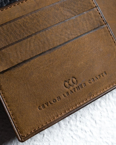 Adam Wallet – Dust Brown Saffiano Oil pull-up Edition