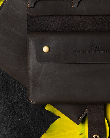 Aurora Wallet – Black Oil Pullup