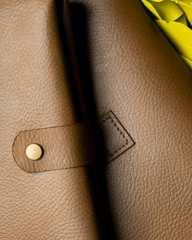 Aurora Wallet – Peanut Brown Naturally Milled Leather