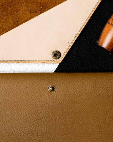 EZRA Wallet – Peanut Brown Milled Leather & Crust Interior