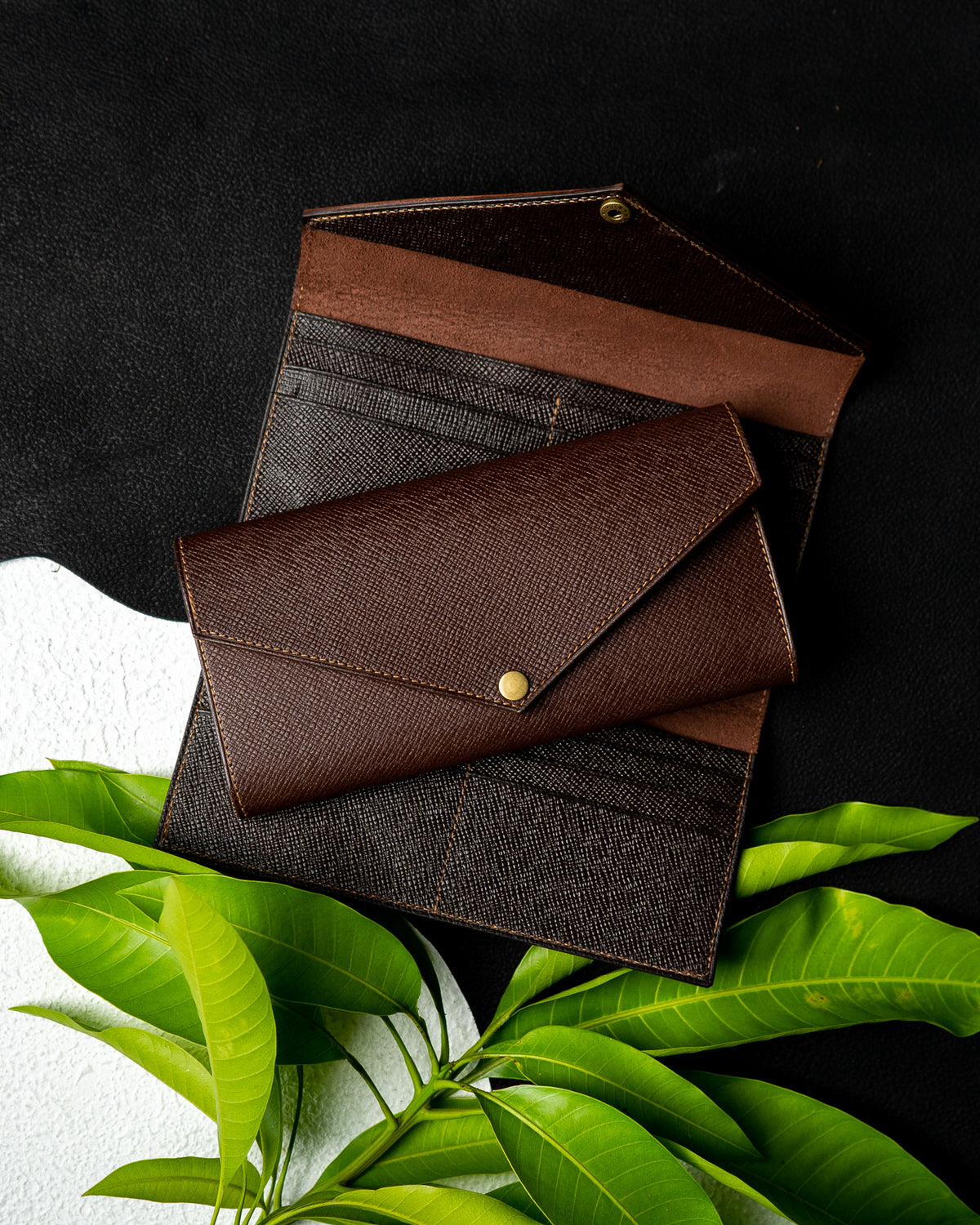 EZRA Wallet – Dark Brown Saffiano Full-Veg Leather