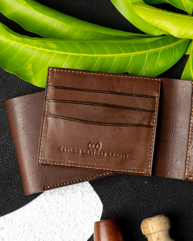 LEO Wallet – Dark Brown Buffalo Leather Edition