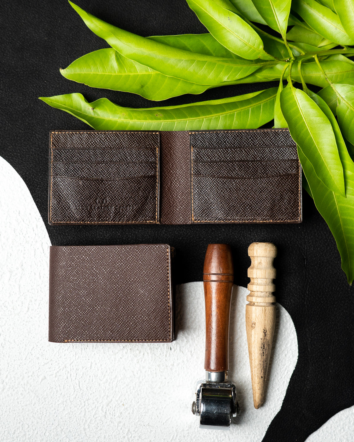 LEO Wallet – Dark Brown Saffiano Leather Edition