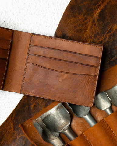 LEO Wallet – Light Brown Oil Pull-Up Leather