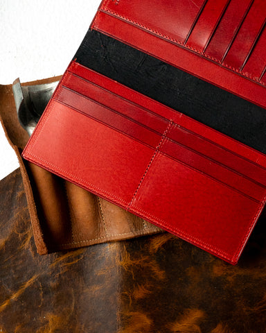 Caleb Wallet – Ceylon Black Buffalo & Woody Red Edition