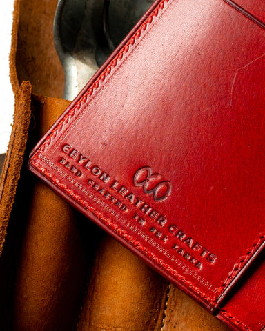 Caleb Wallet – Ceylon Black Buffalo & Woody Red Edition