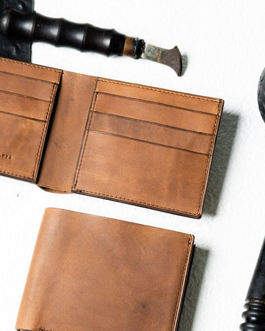 Adam Wallet – Honey Crown Oil pull - up Edition - Ceylon Leather Crafts