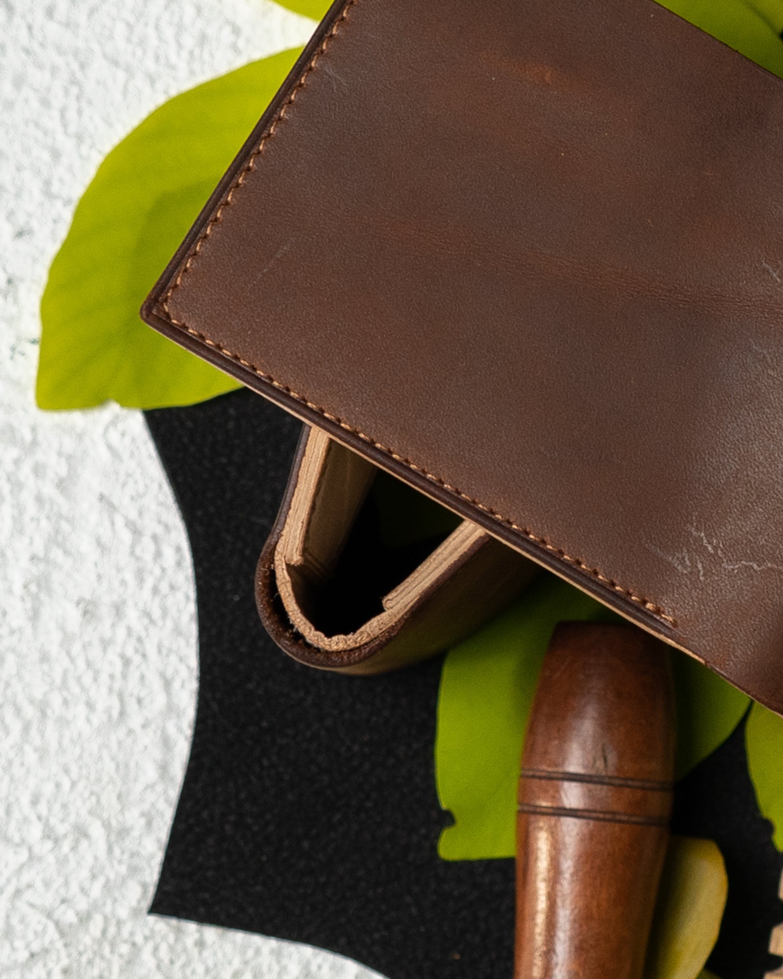Adam Wallet – Oil Pull - Up & Crust Leather Edition - Ceylon Leather Crafts