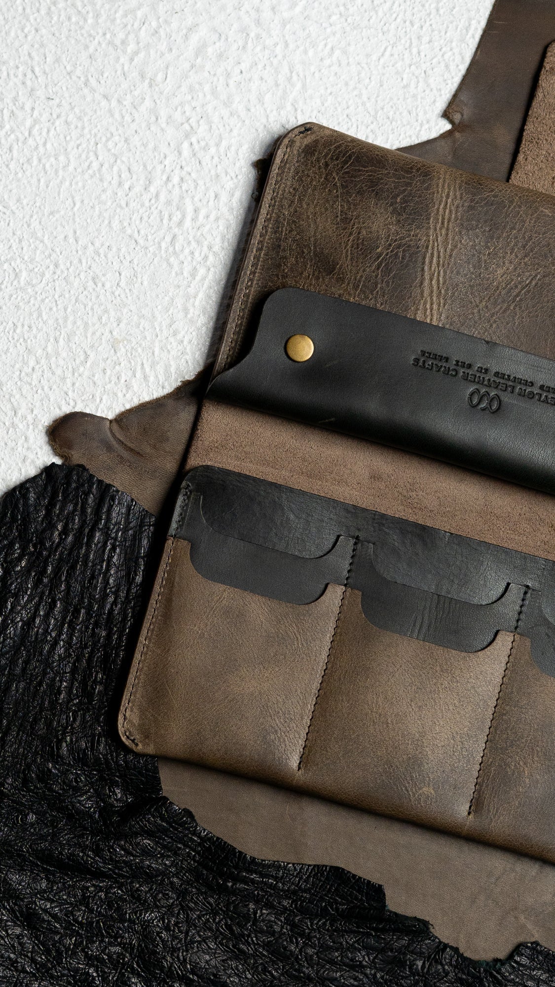 Aurora – Grey and Dark Green Oil Pull-Up Leather - Ceylon Leather Crafts