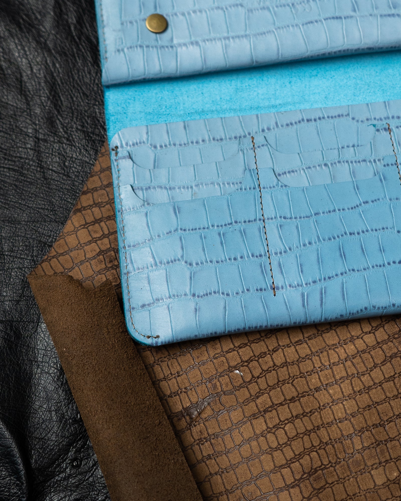 Aurora Wallet – Blue Cow CG Alligator Belly Embossed Leather - Ceylon Leather Crafts