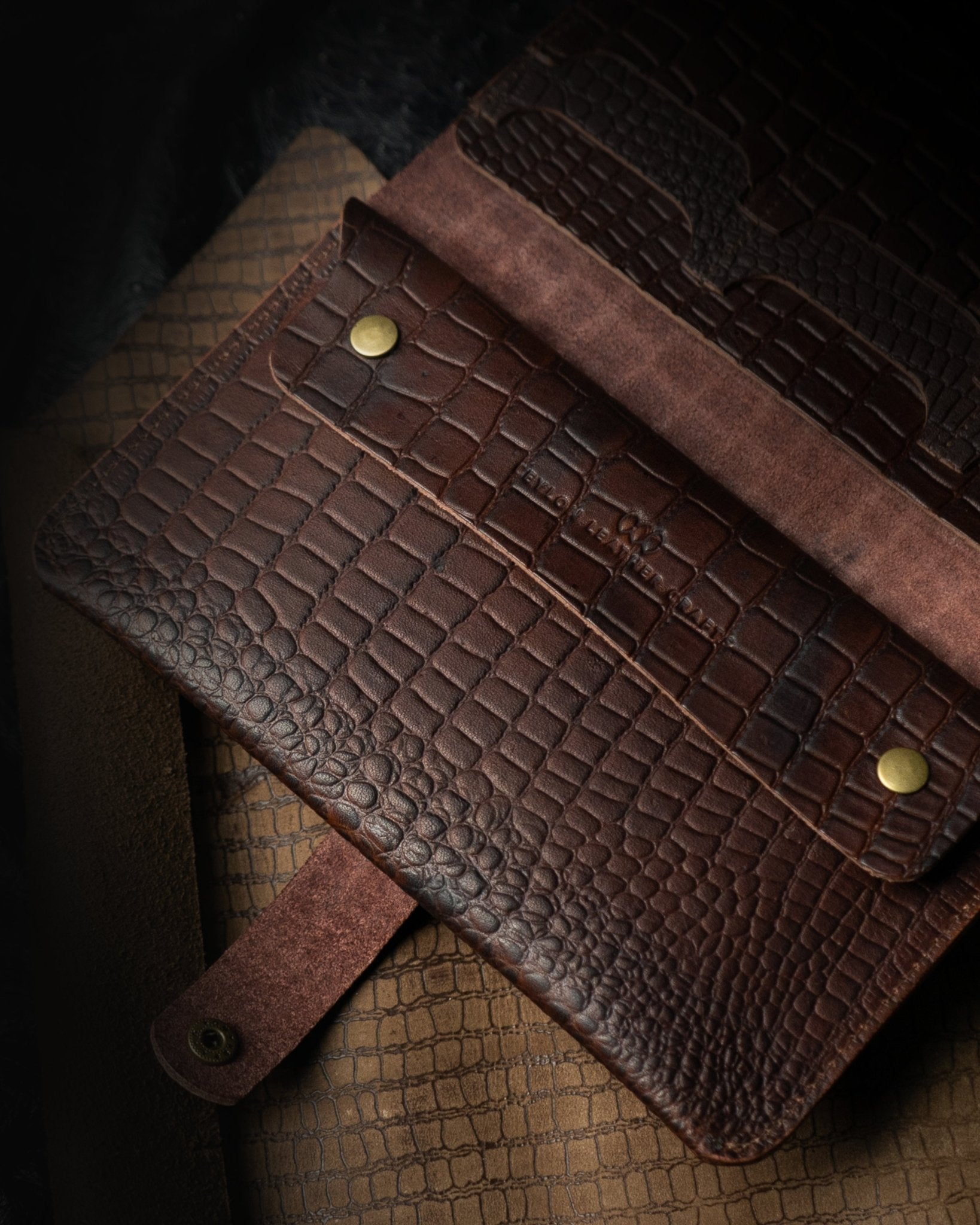 Aurora Wallet – Brown Alligator Embossed Ceylon Cow Leather - Ceylon Leather Crafts