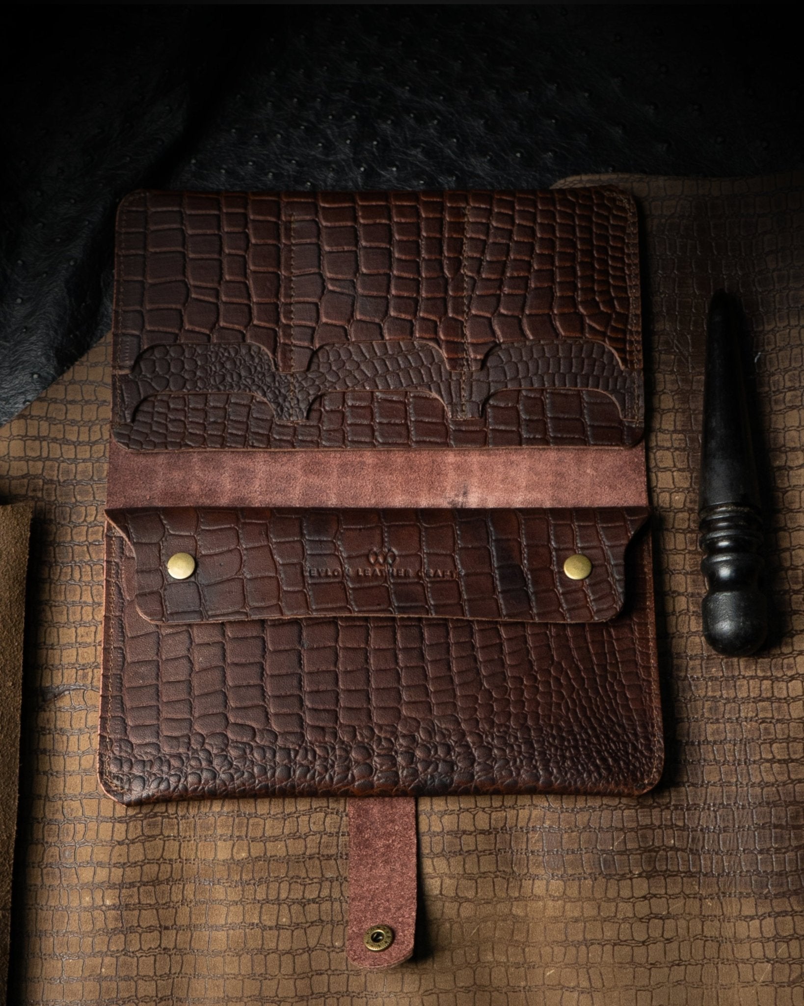 Aurora Wallet – Brown Alligator Embossed Ceylon Cow Leather - Ceylon Leather Crafts