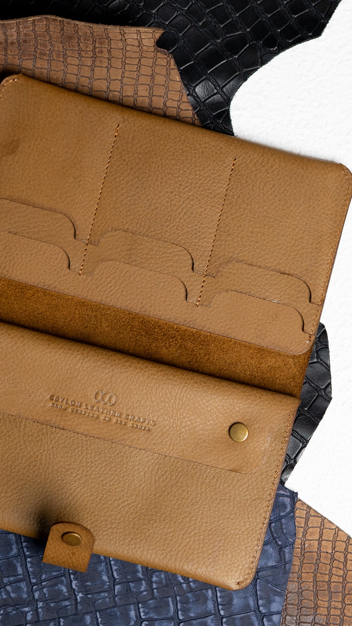 Aurora Wallet – Peanut Brown Naturally Milled Leather - Ceylon Leather Crafts