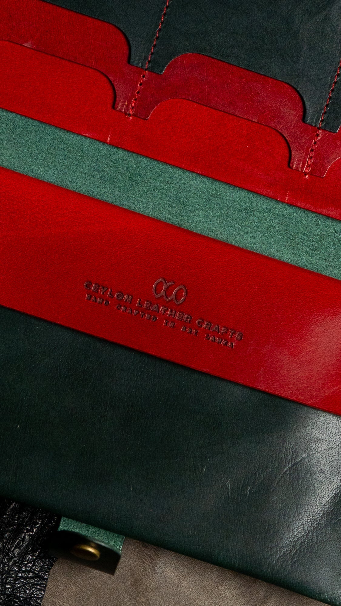 Aurora – Woody Green and Red - Ceylon Leather Crafts