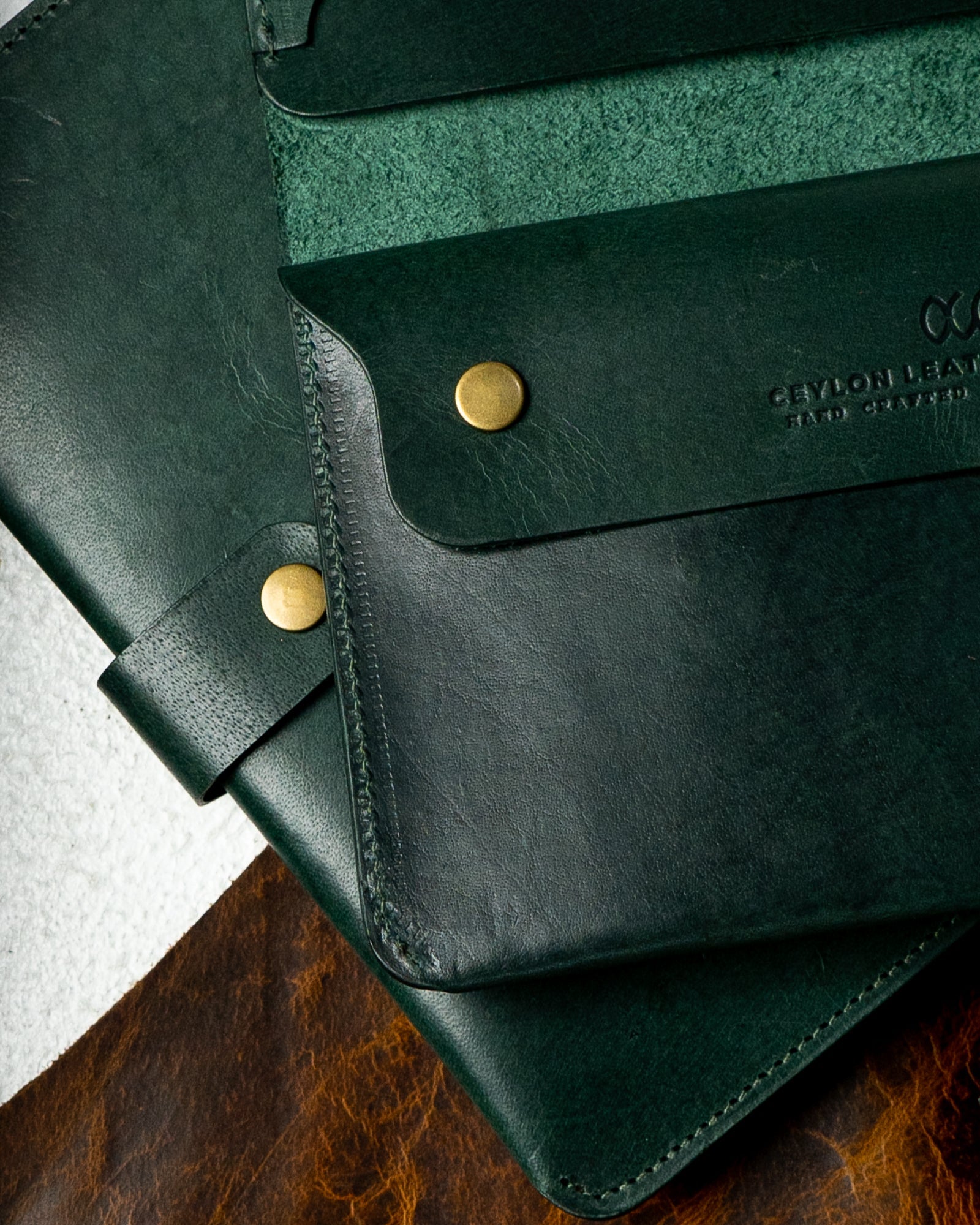Aurora – Woody Green Leather Edition - Ceylon Leather Crafts