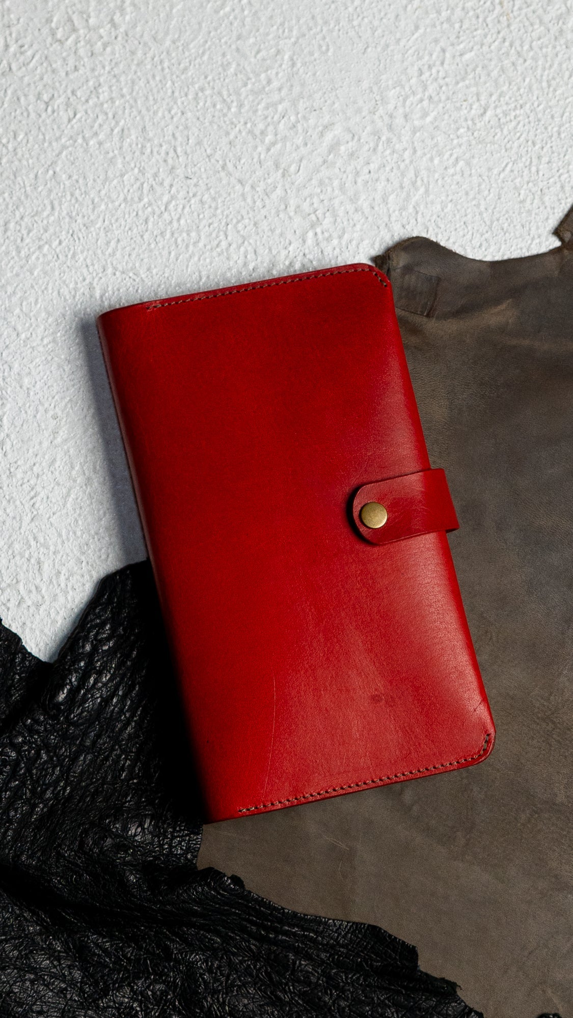 Aurora – Woody Red and Green - Ceylon Leather Crafts