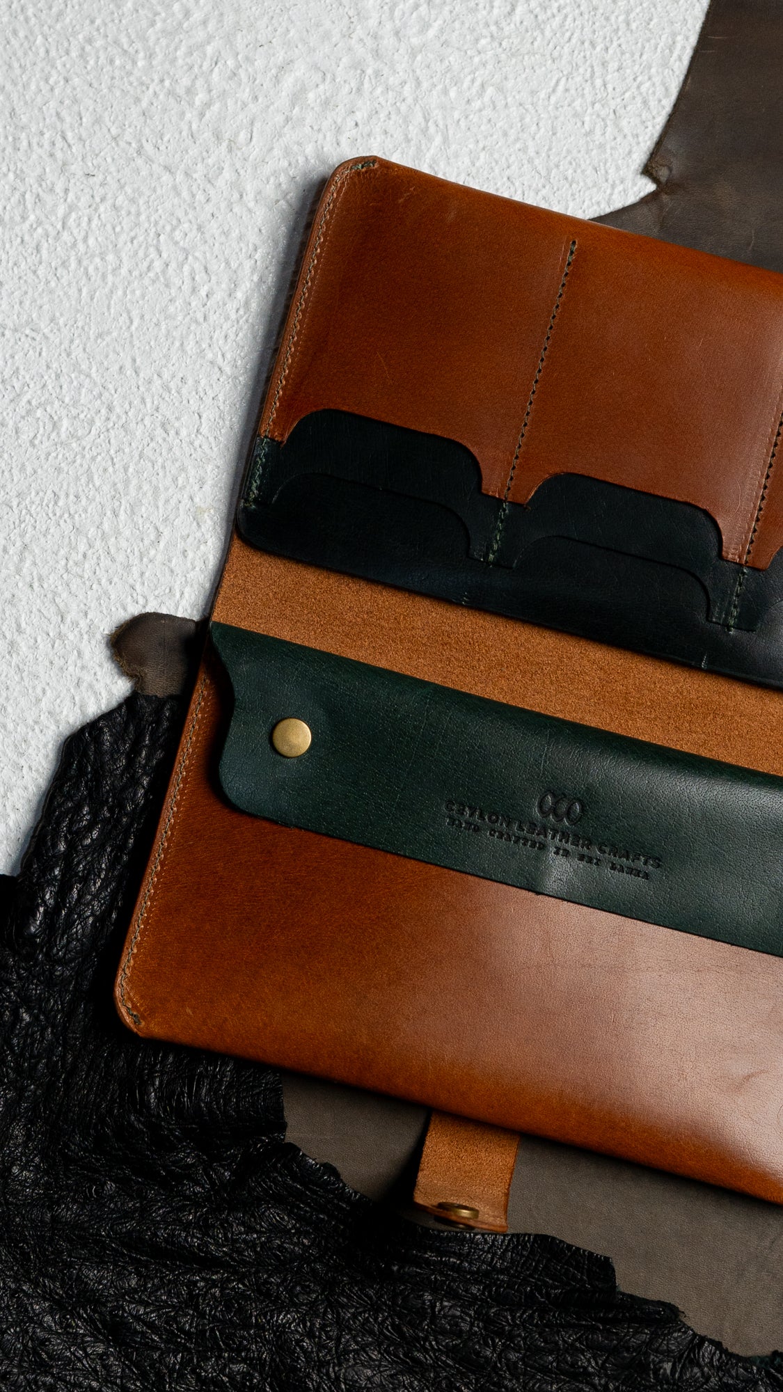 Aurora – Woody Tan and Green - Ceylon Leather Crafts