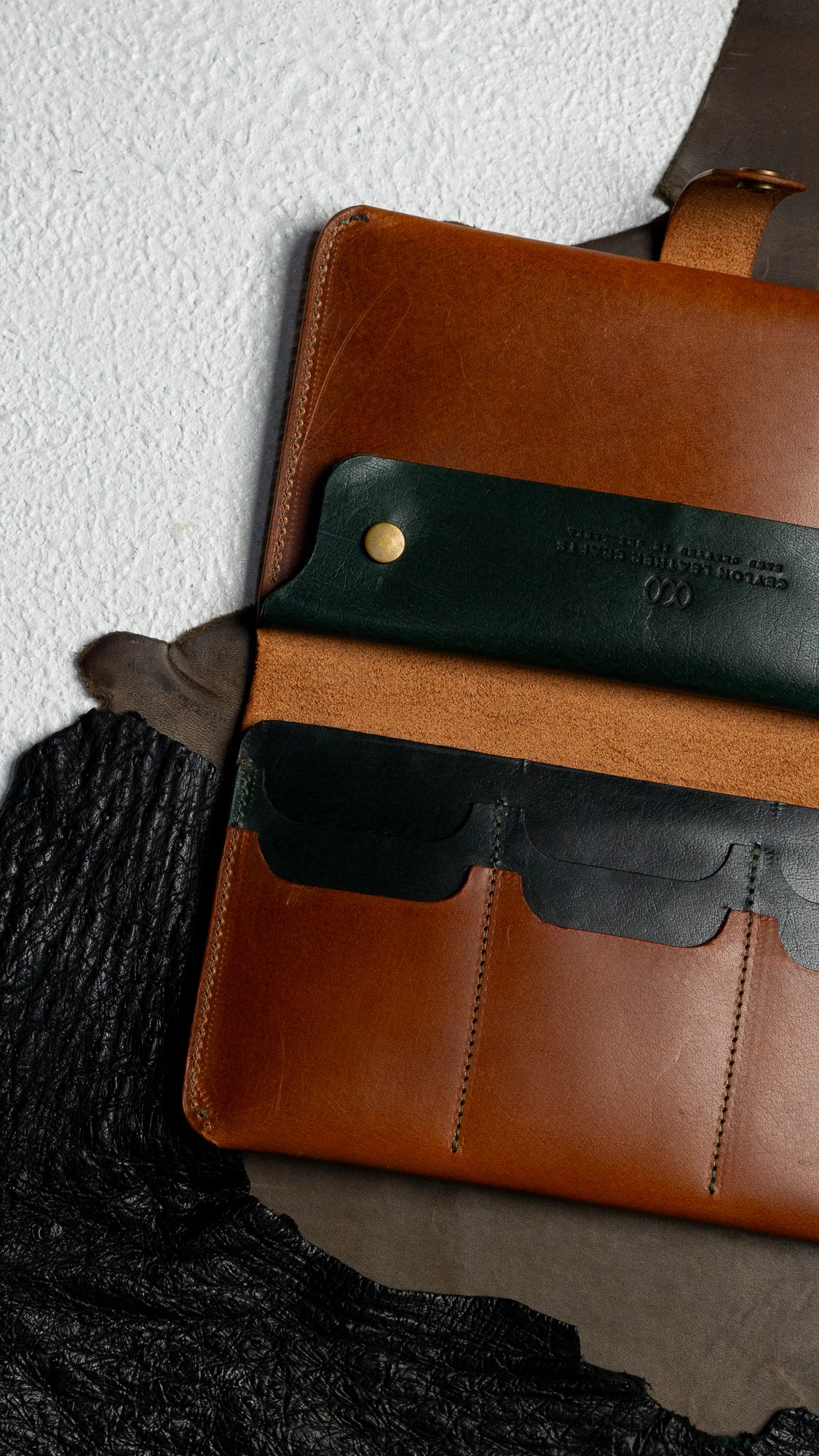 Aurora – Woody Tan and Green - Ceylon Leather Crafts