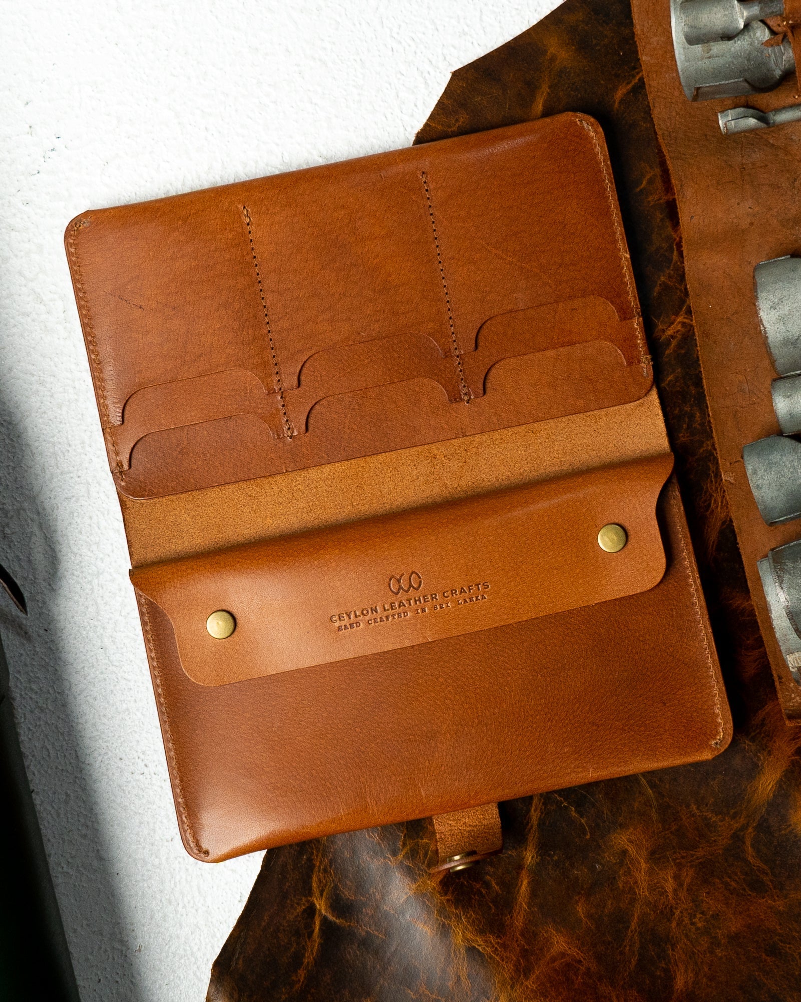 Aurora – Woody Tan Leather Edition - Ceylon Leather Crafts