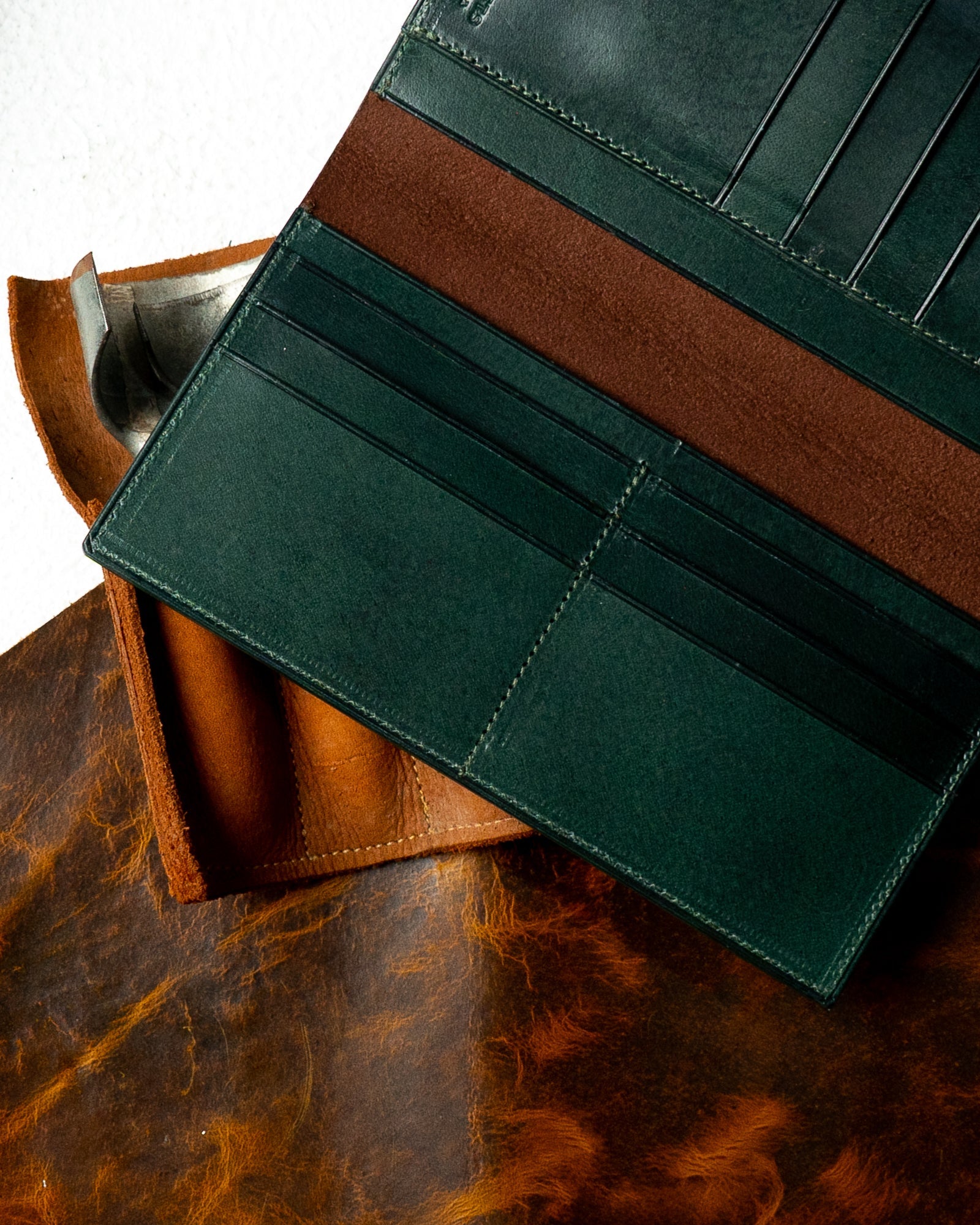 Caleb Wallet – Brown Saffiano & Woody Green Edition - Ceylon Leather Crafts