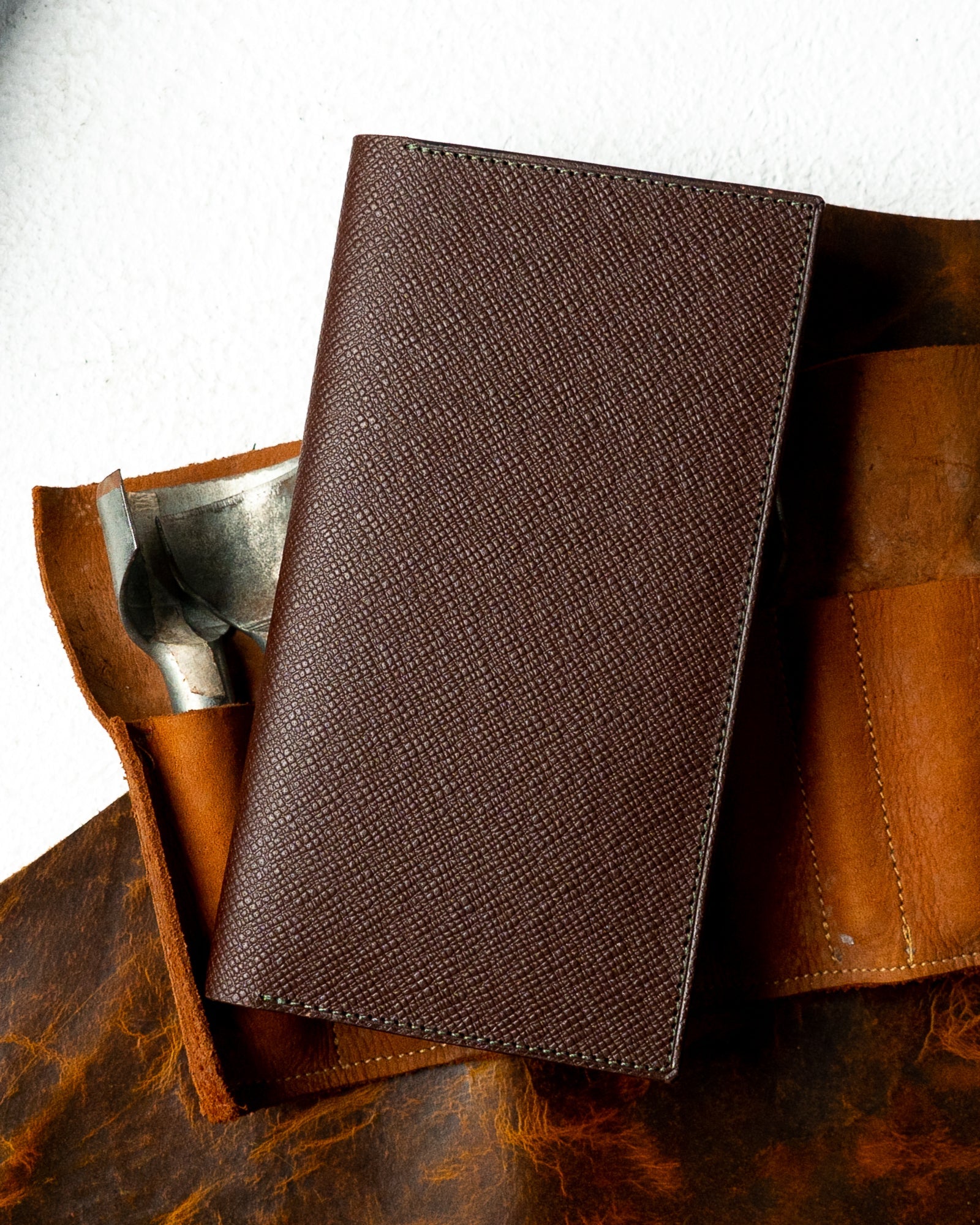 Caleb Wallet – Brown Saffiano & Woody Green Edition - Ceylon Leather Crafts