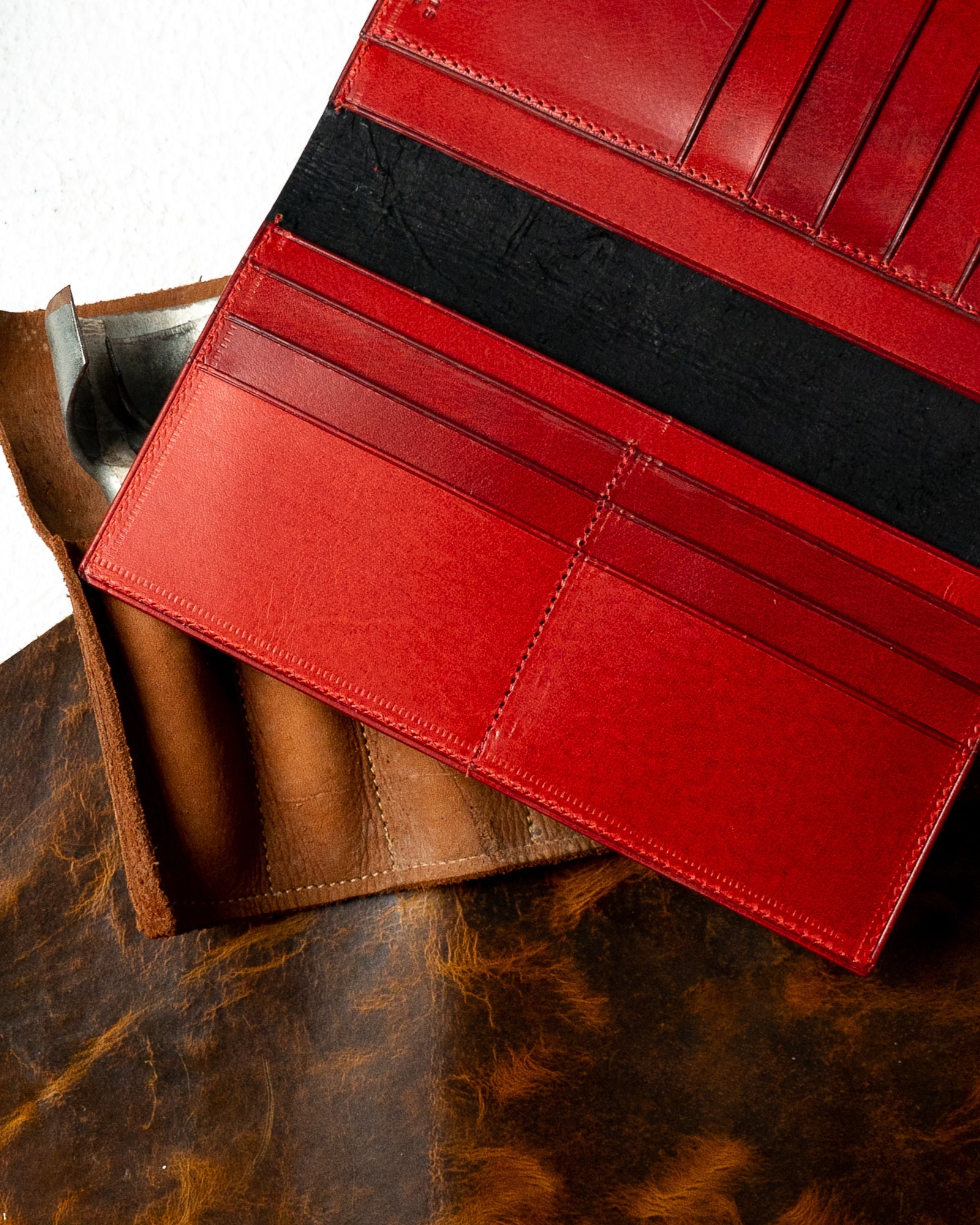 Caleb Wallet – Ceylon Black Buffalo & Woody Red Edition - Ceylon Leather Crafts