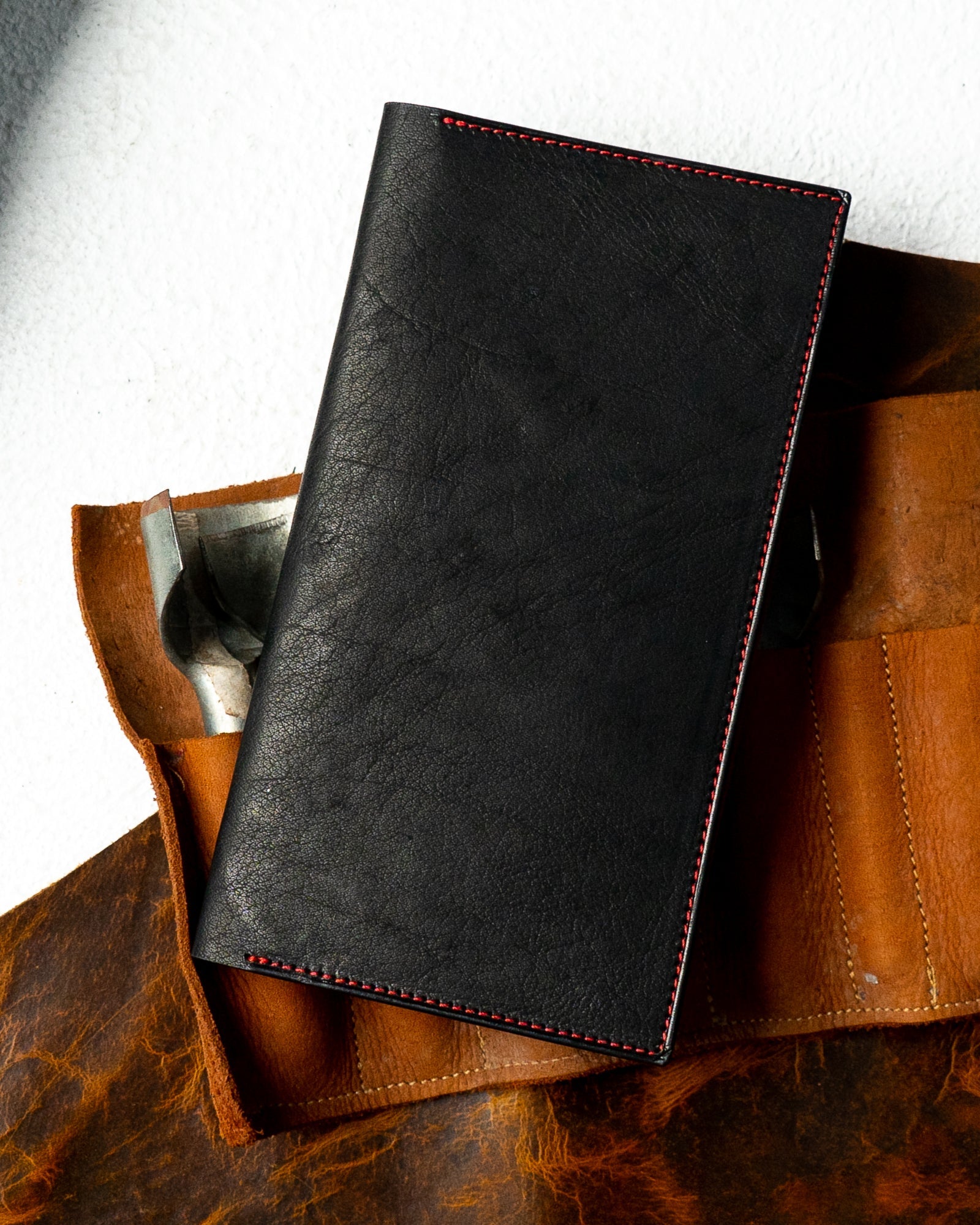 Caleb Wallet – Ceylon Black Buffalo & Woody Red Edition - Ceylon Leather Crafts