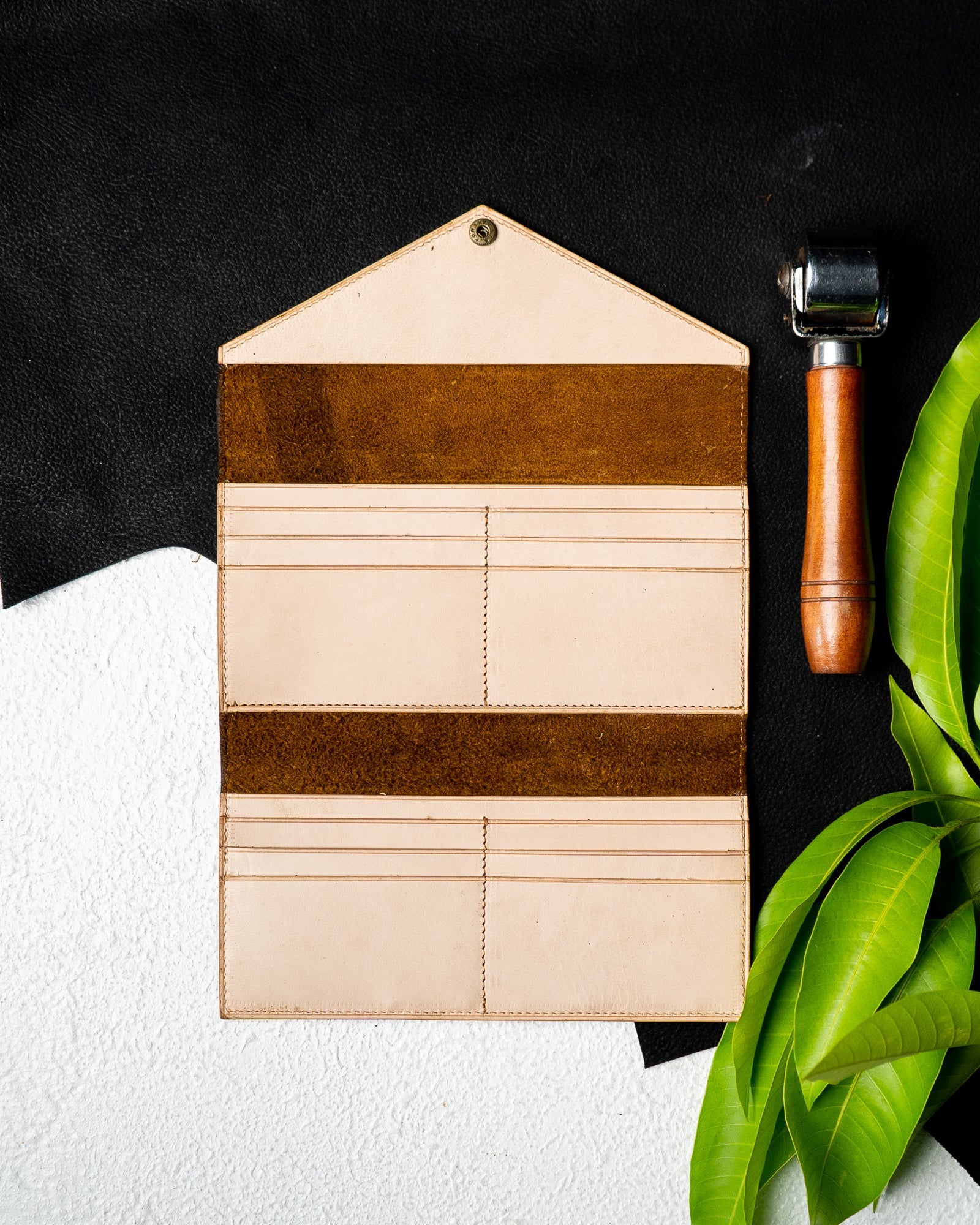 EZRA Wallet – Oil Pull - Up & Crust Calf Leather Edition - Ceylon Leather Crafts