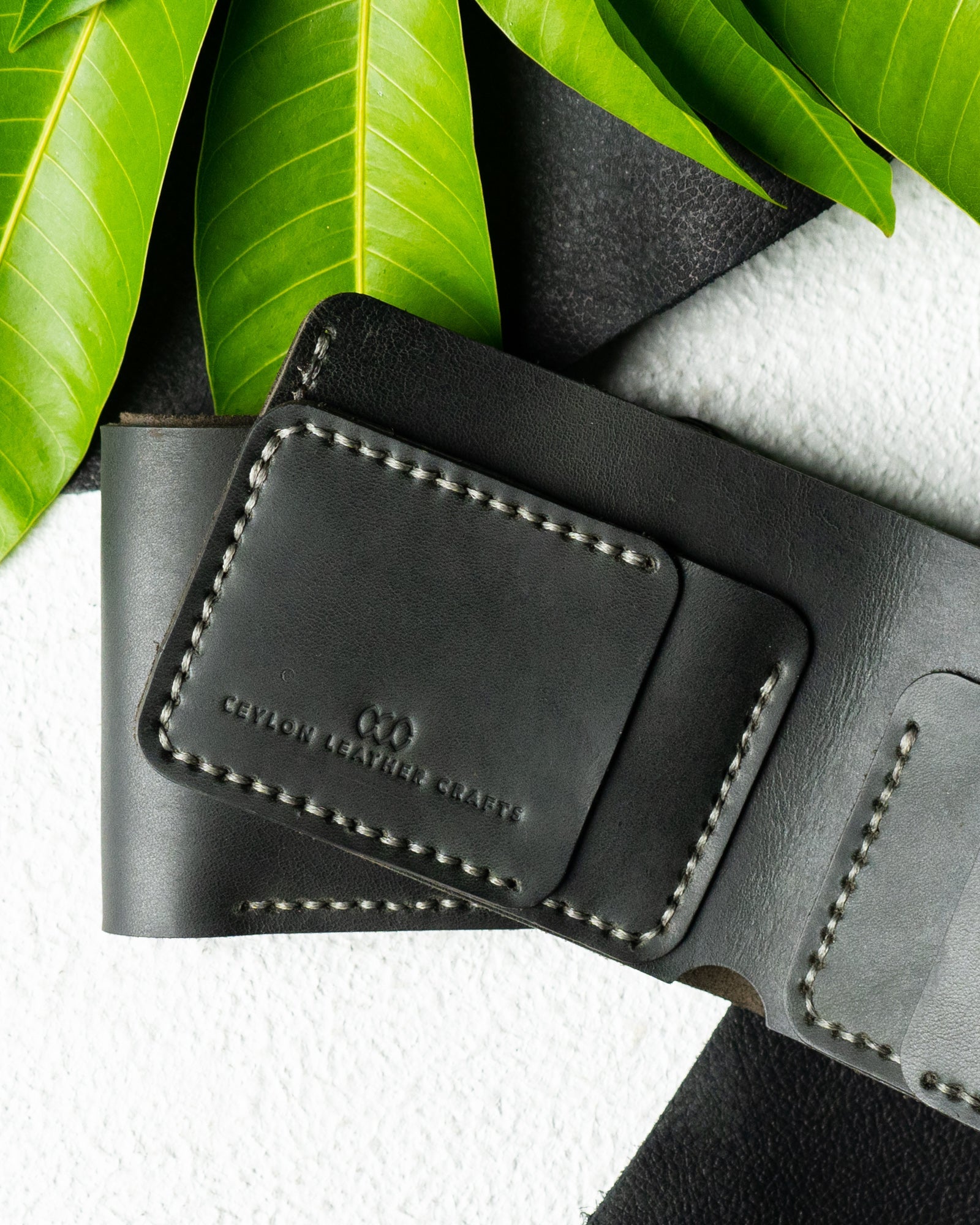 Hugo Wallet – Forest Green Wax - Oiled Leather - Ceylon Leather Crafts