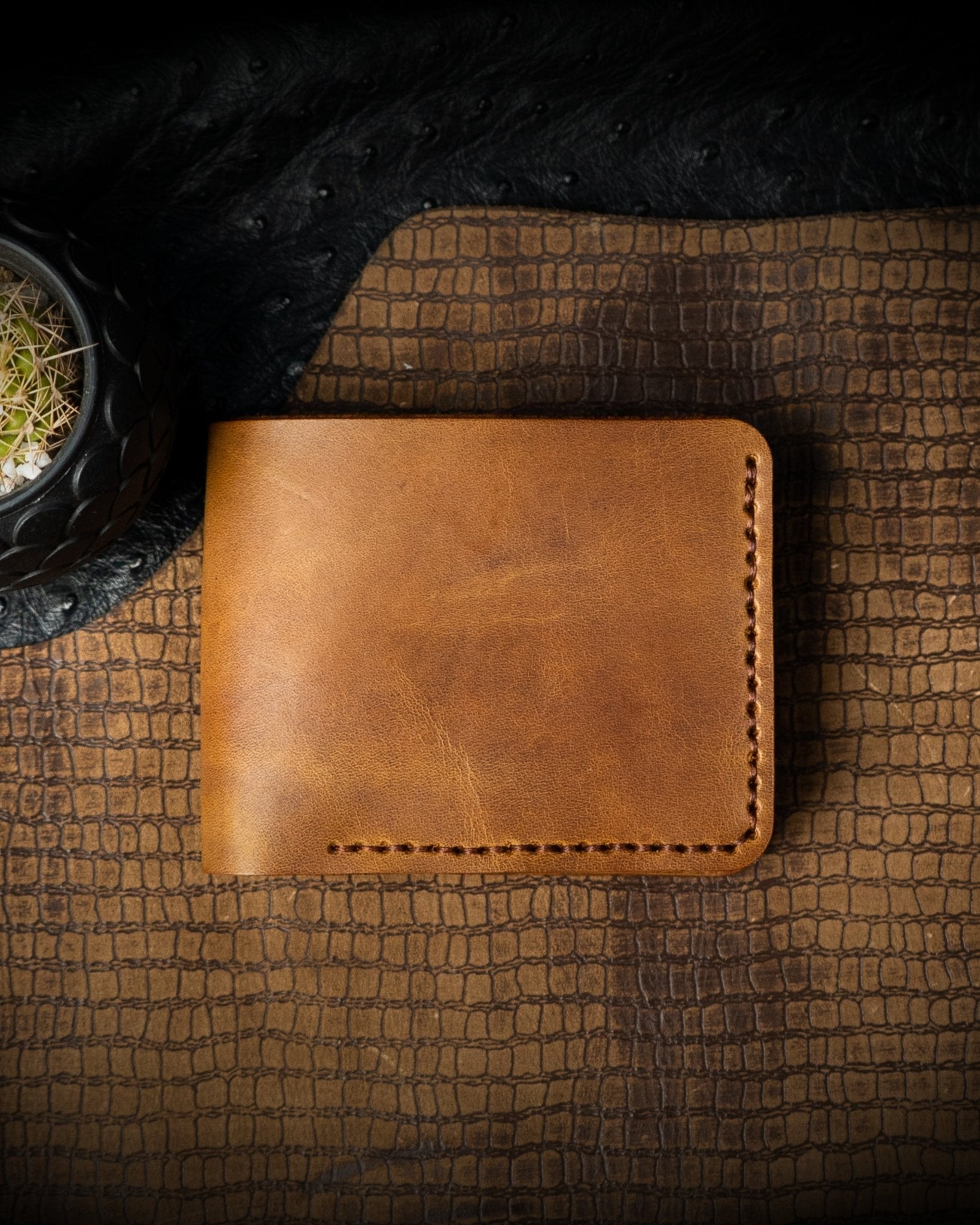 Hugo Wallet – Wax - Effect Tan Leather - Ceylon Leather Crafts
