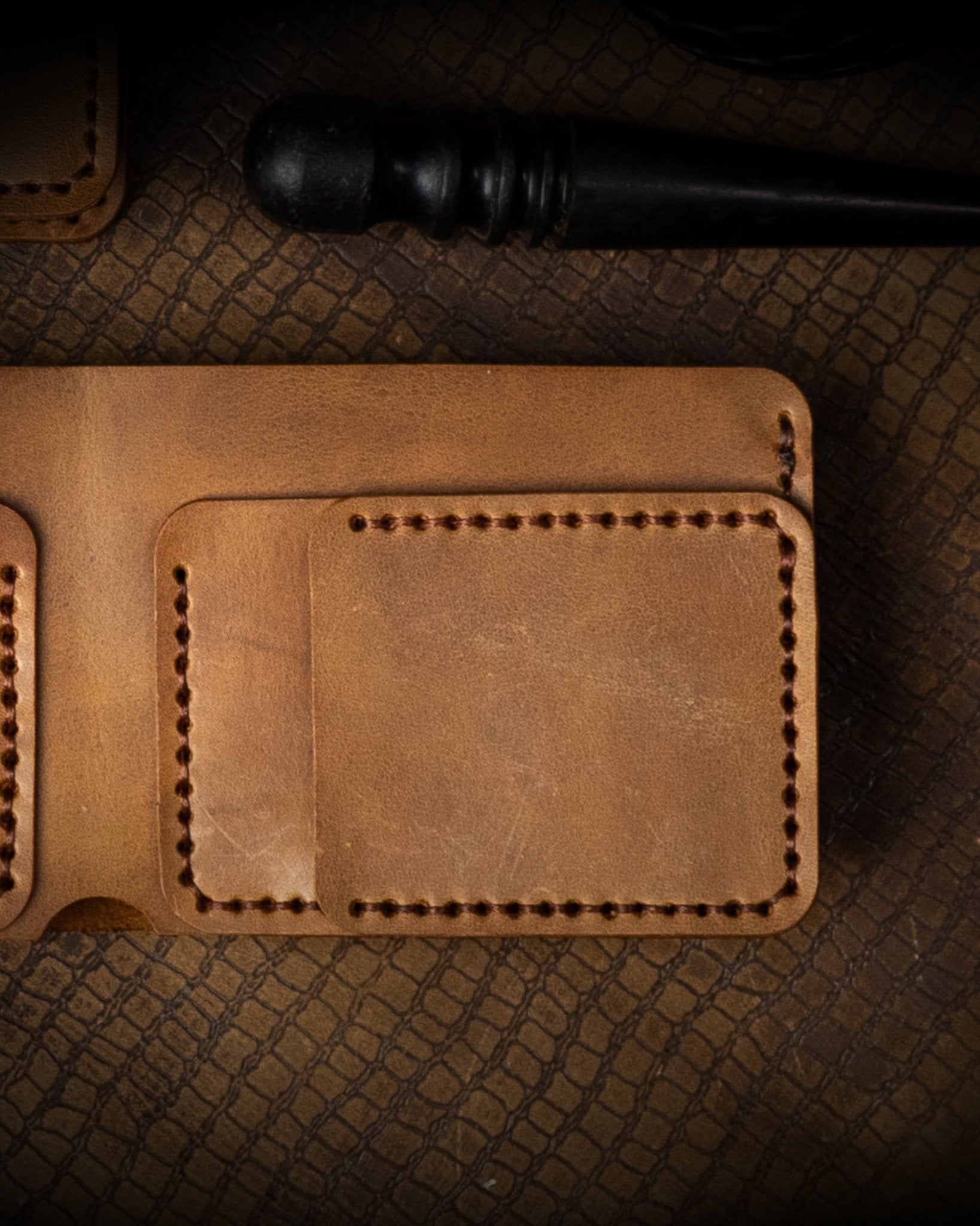 Hugo Wallet – Wax - Effect Tan Leather - Ceylon Leather Crafts