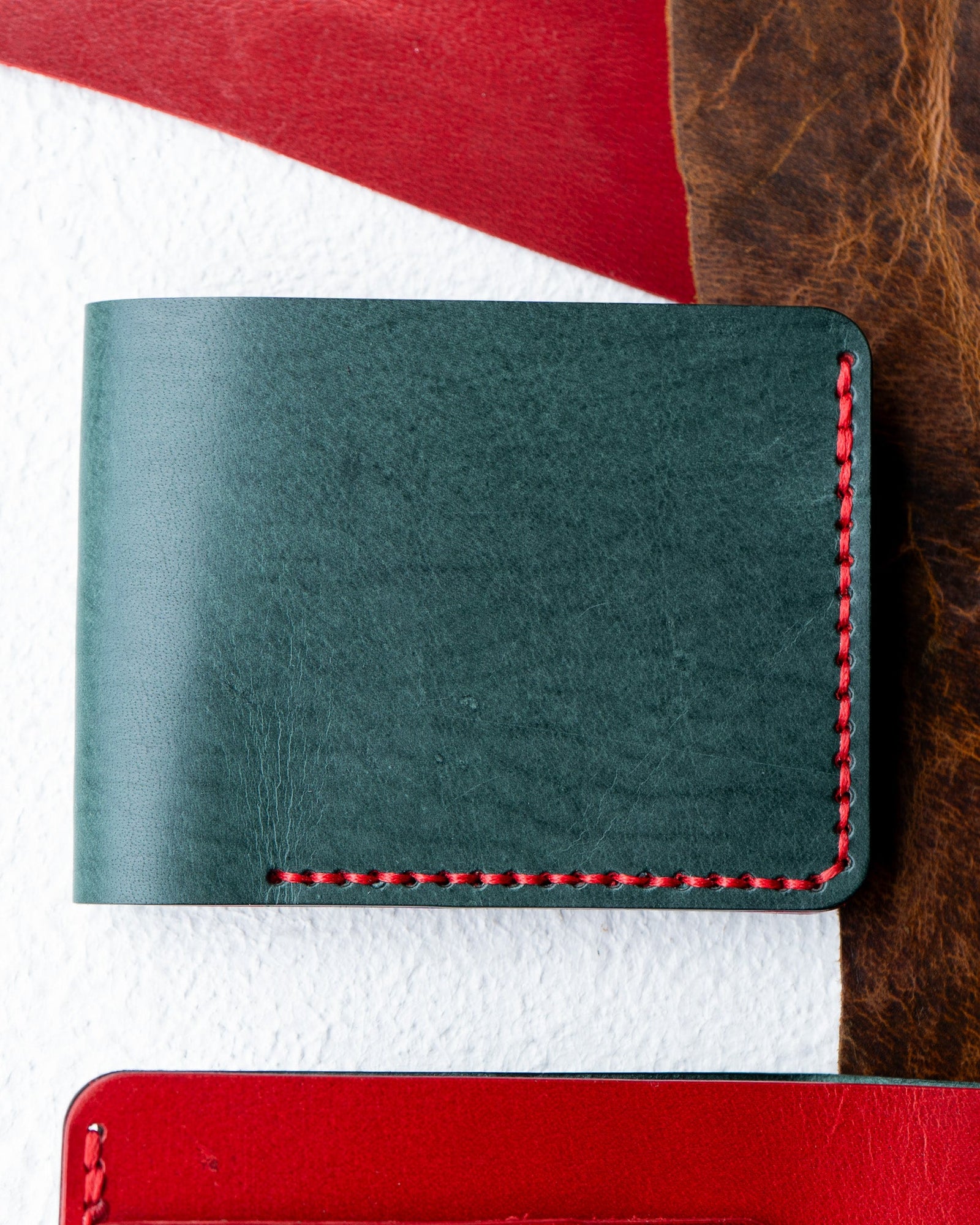 Hugo Wallet – Woody Green & Woody Red Buffalo Calf Leather - Ceylon Leather Crafts
