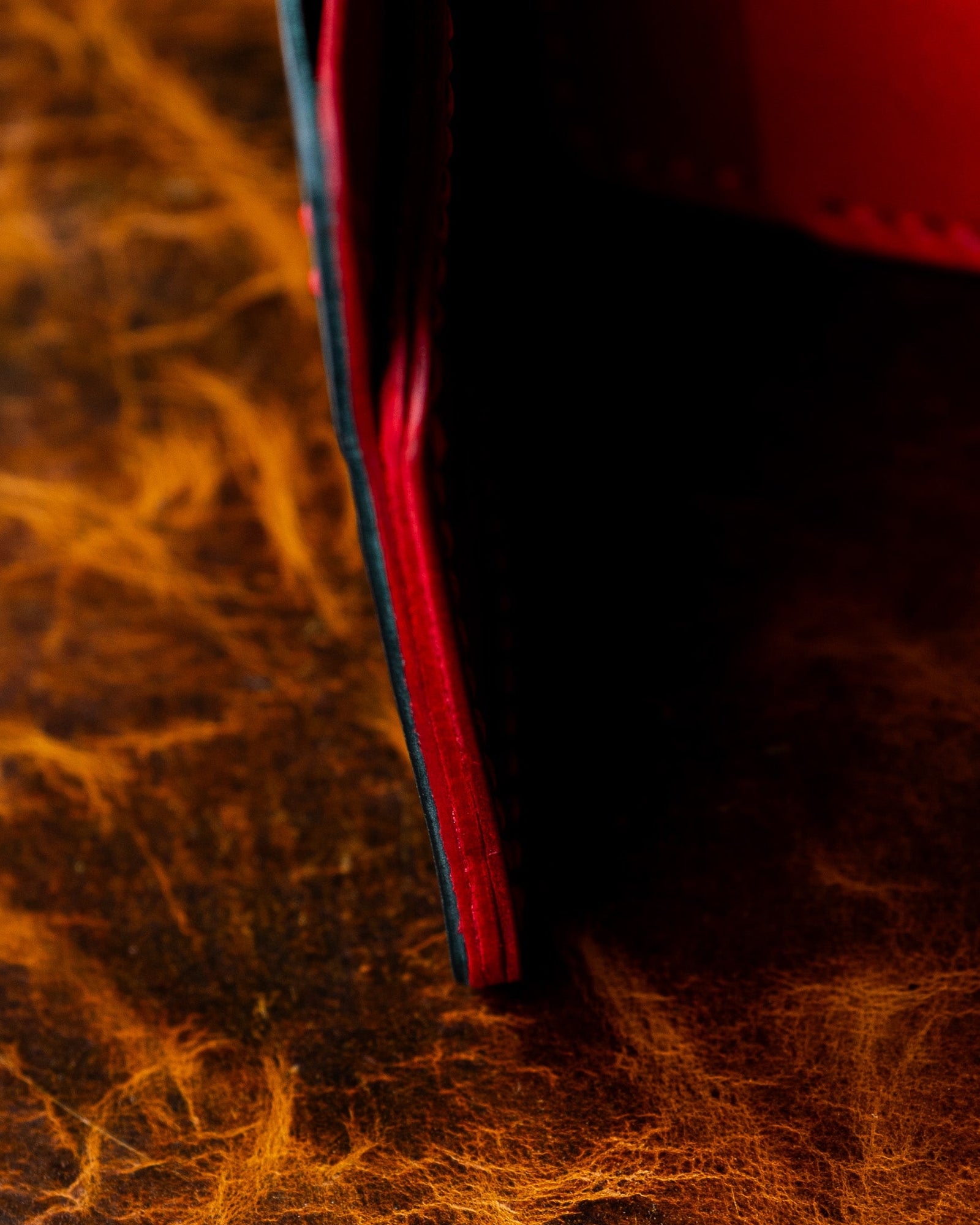 Hugo Wallet – Woody Green & Woody Red Buffalo Calf Leather - Ceylon Leather Crafts