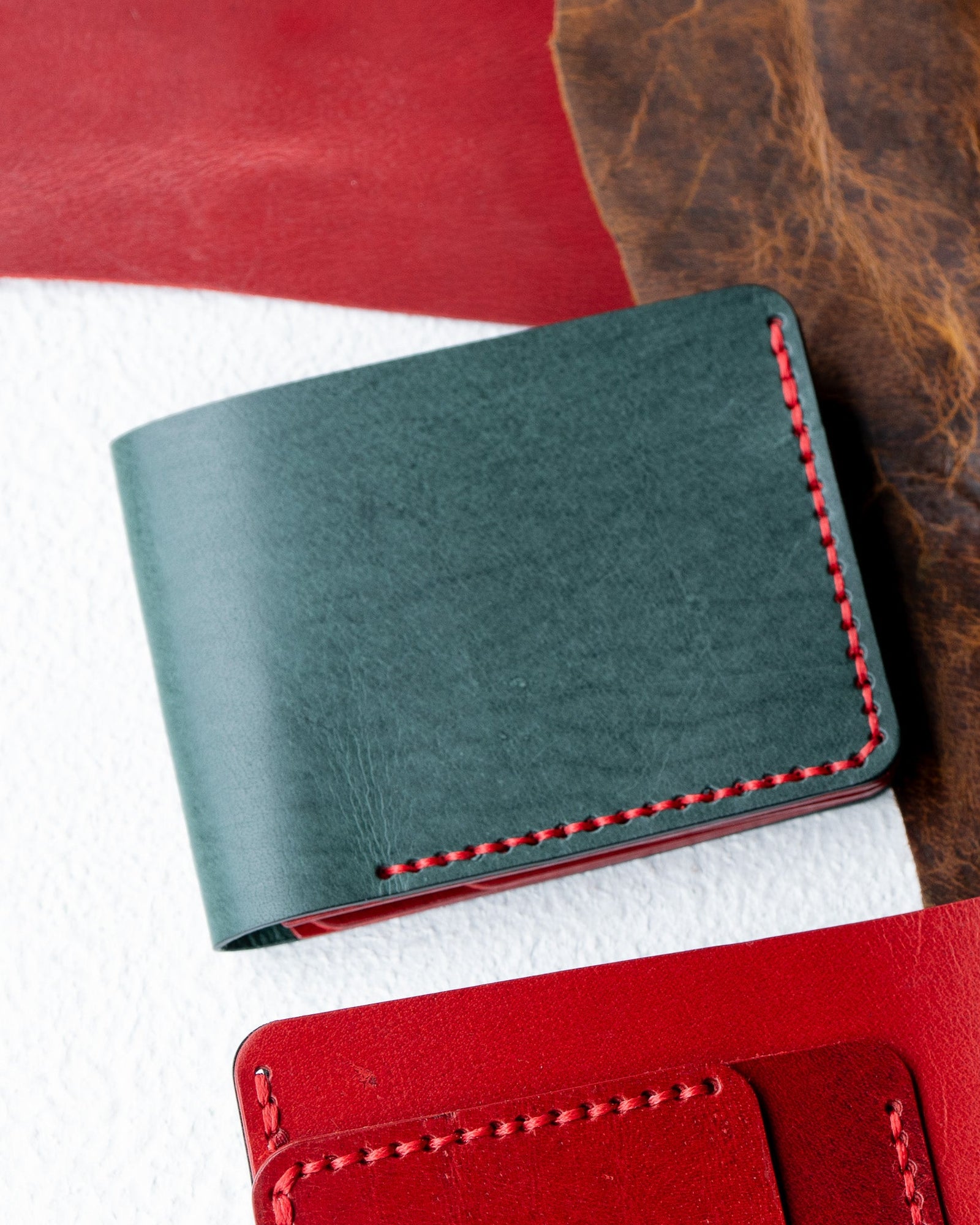 Hugo Wallet – Woody Green & Woody Red Buffalo Calf Leather - Ceylon Leather Crafts