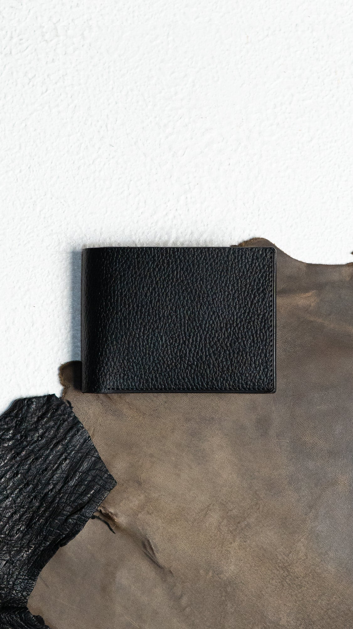 Leo BR Black Emboss - Ceylon Leather Crafts