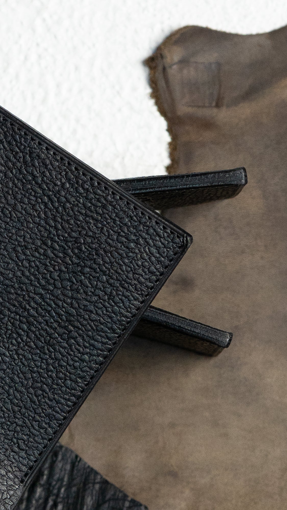 Leo BR Black Emboss - Ceylon Leather Crafts