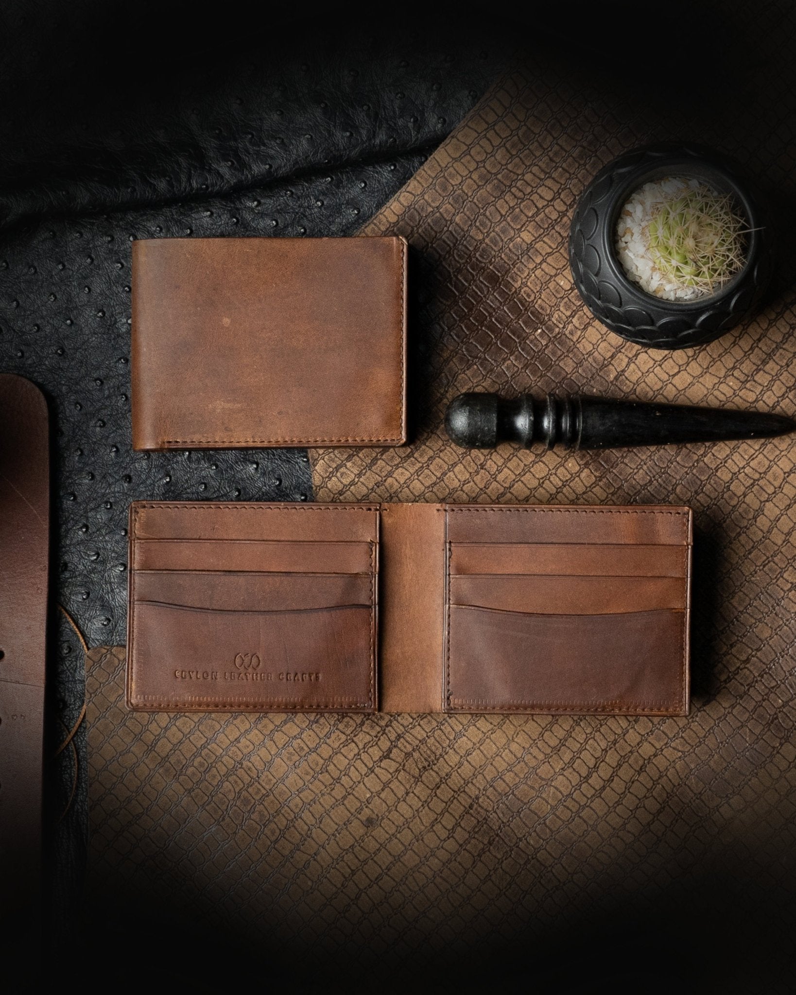 LEO Wallet – Ceylon Oil Pull - Up Leather Edition Dark tan - Ceylon Leather Crafts