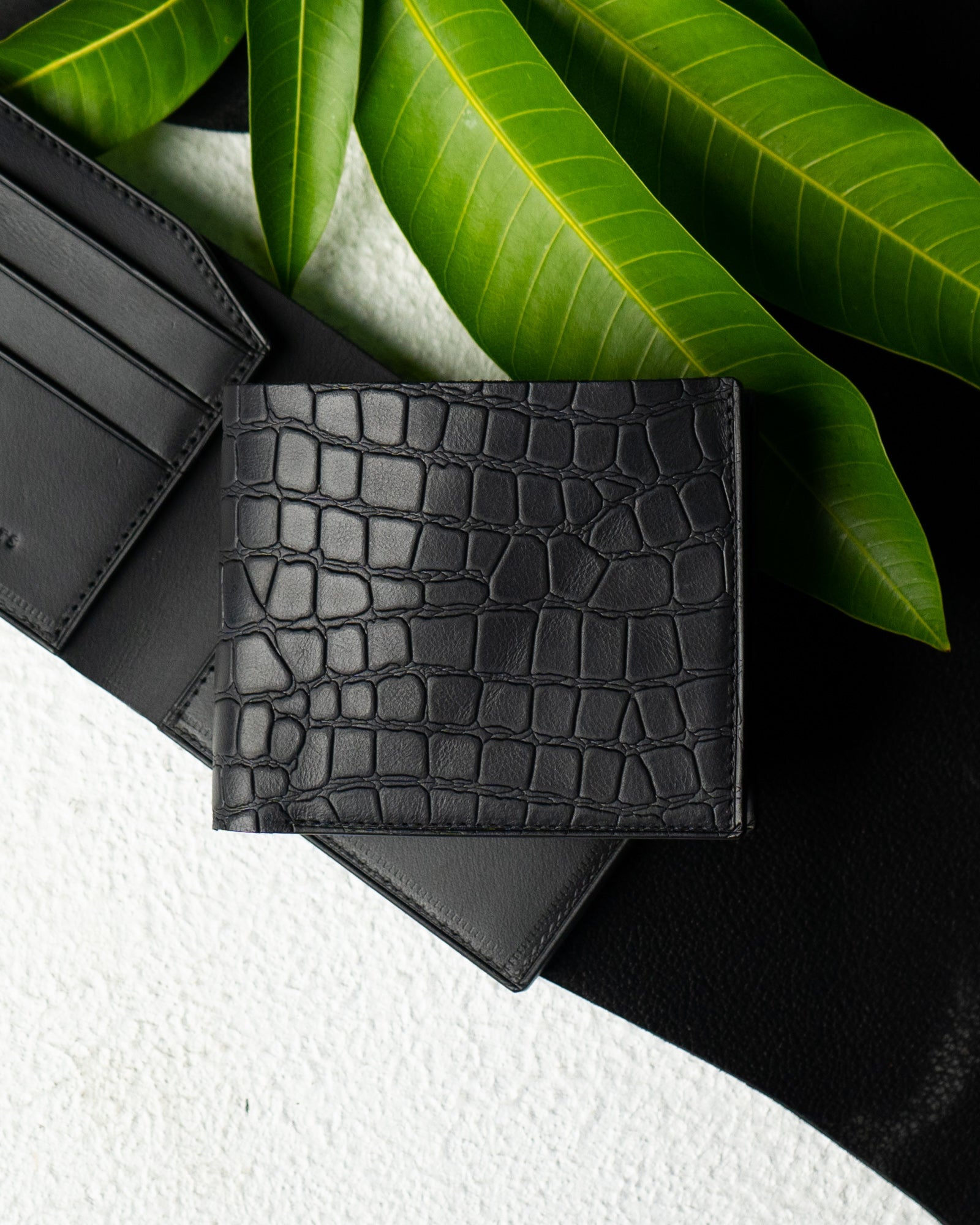 Levi Wallet – Black Oil Pull - Up Alligator Embossed Edition - Ceylon Leather Crafts