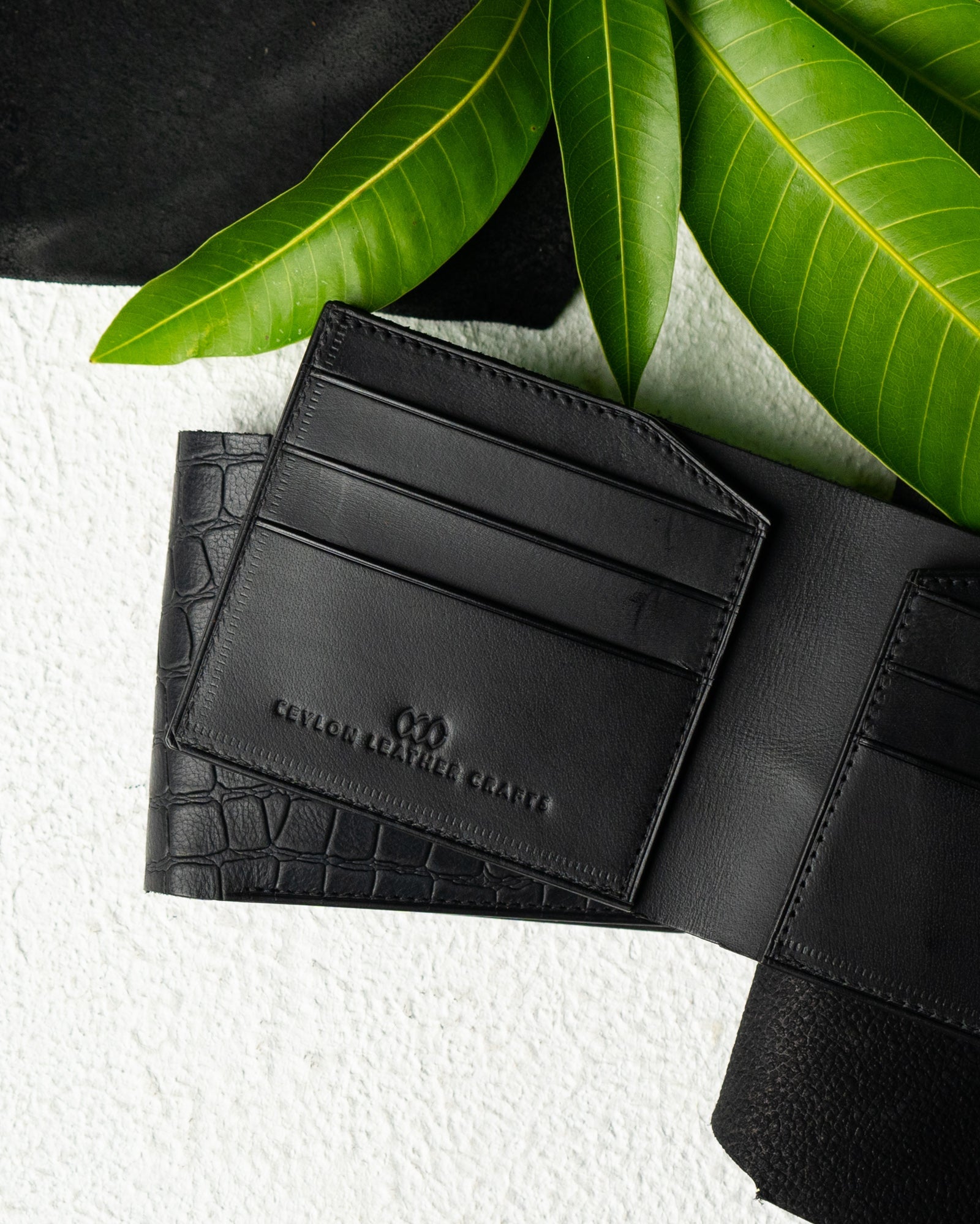 Levi Wallet – Black Oil Pull - Up Alligator Embossed Edition - Ceylon Leather Crafts