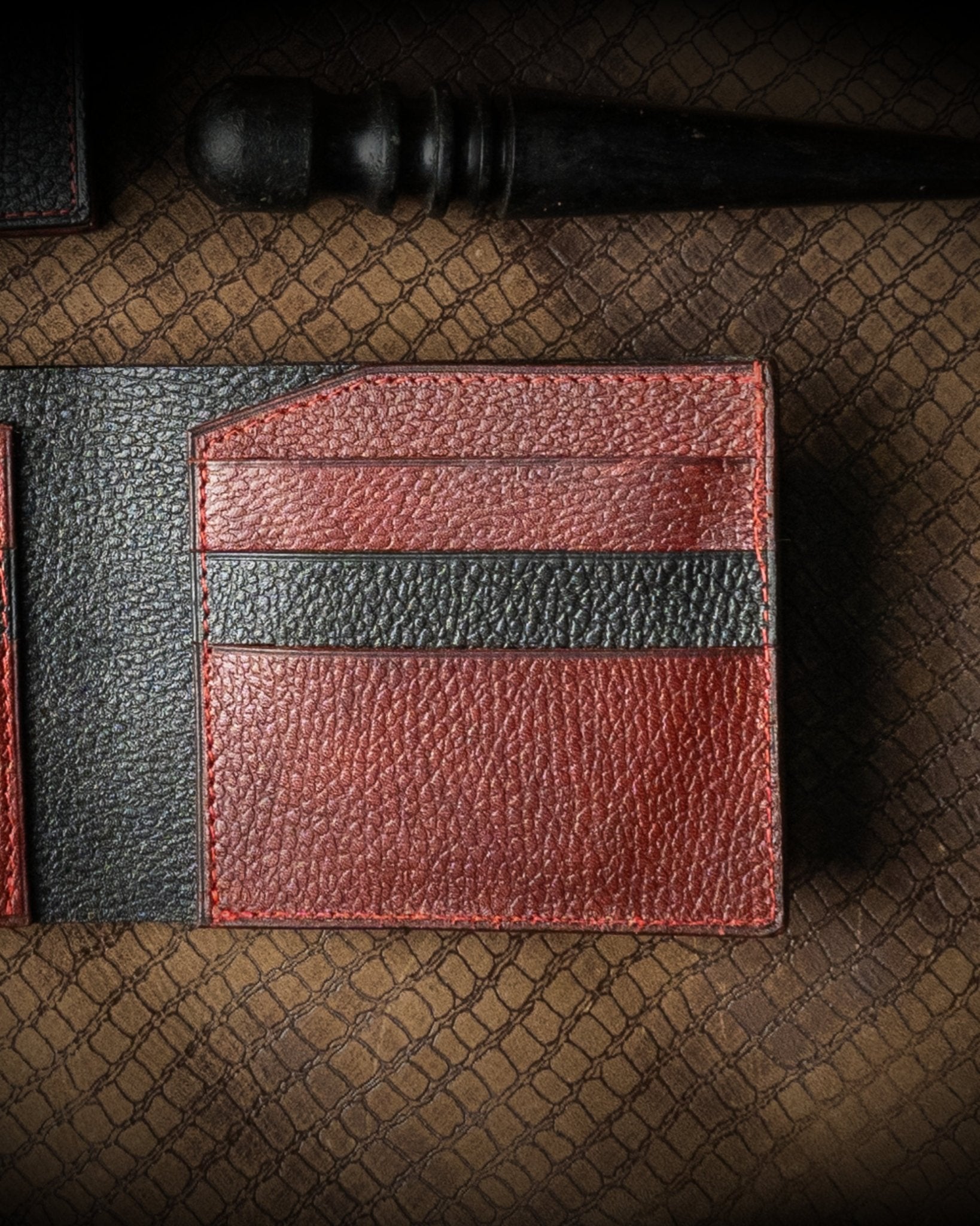 Levi Wallet – Ceylon BR Embossed Edition (Black & Red) - Ceylon Leather Crafts