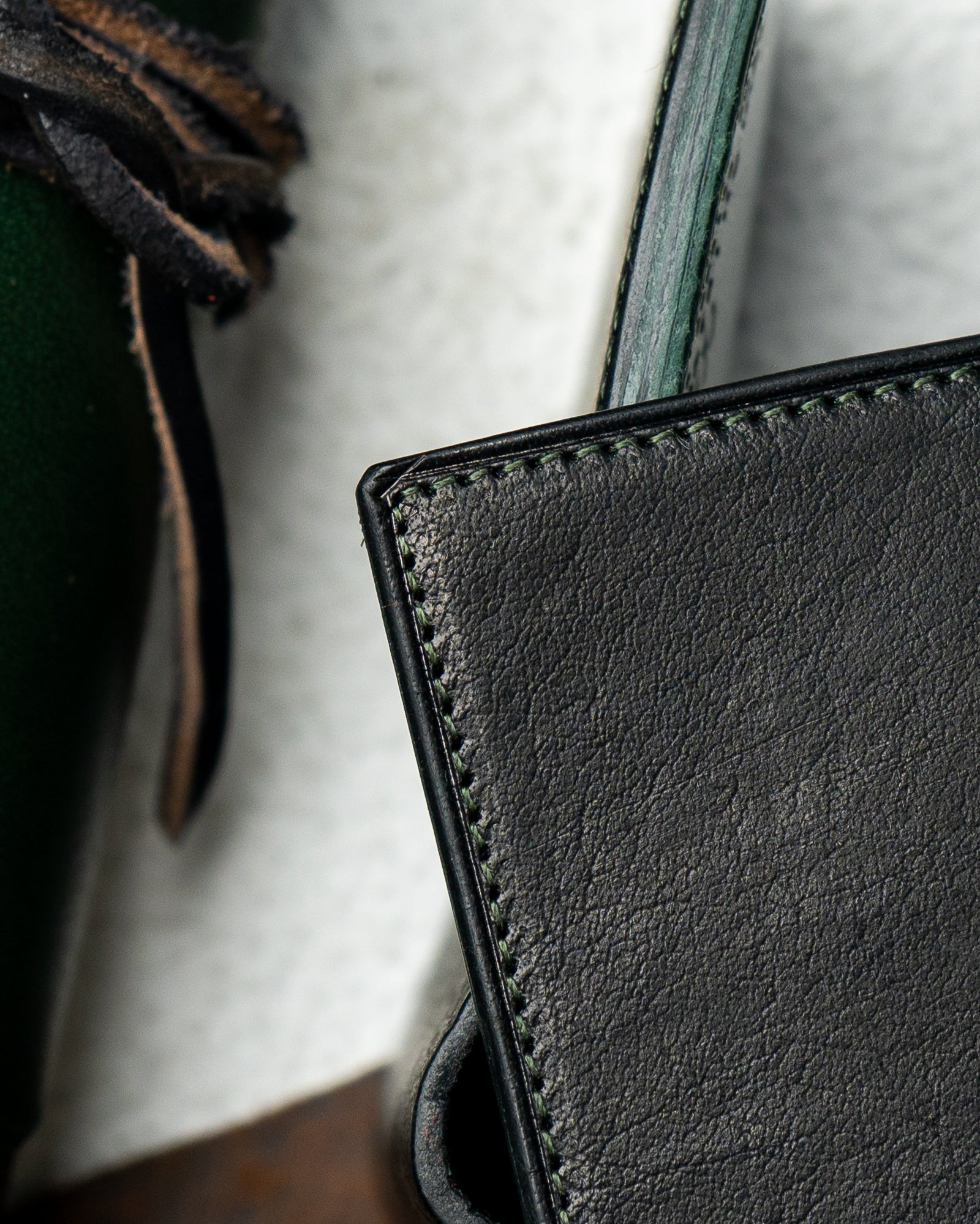 Levi Wallet – Ceylon Buffalo Black & Woody Green Edition - Ceylon Leather Crafts
