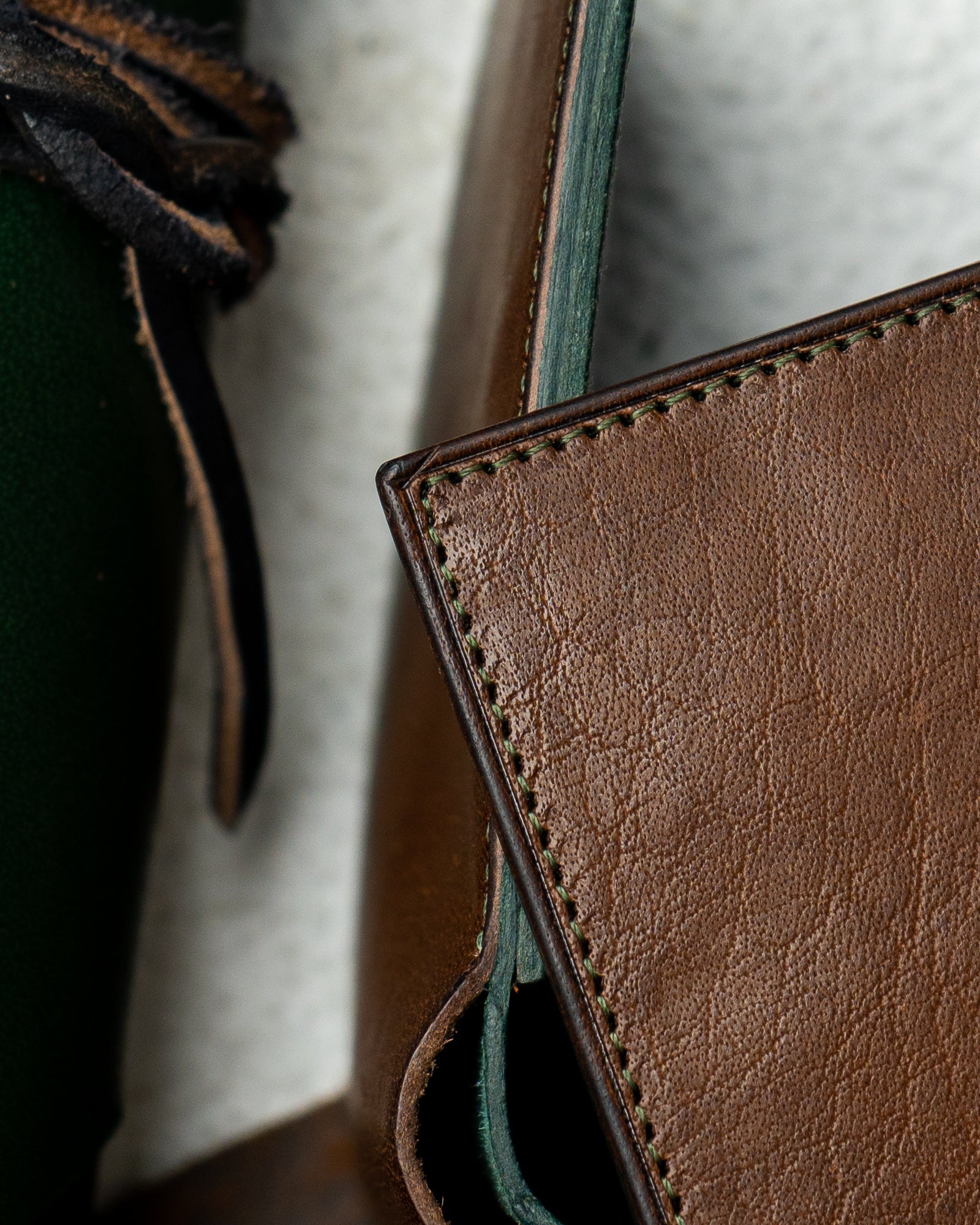 Levi Wallet – Ceylon Buffalo Brown & Woody Green Edition - Ceylon Leather Crafts