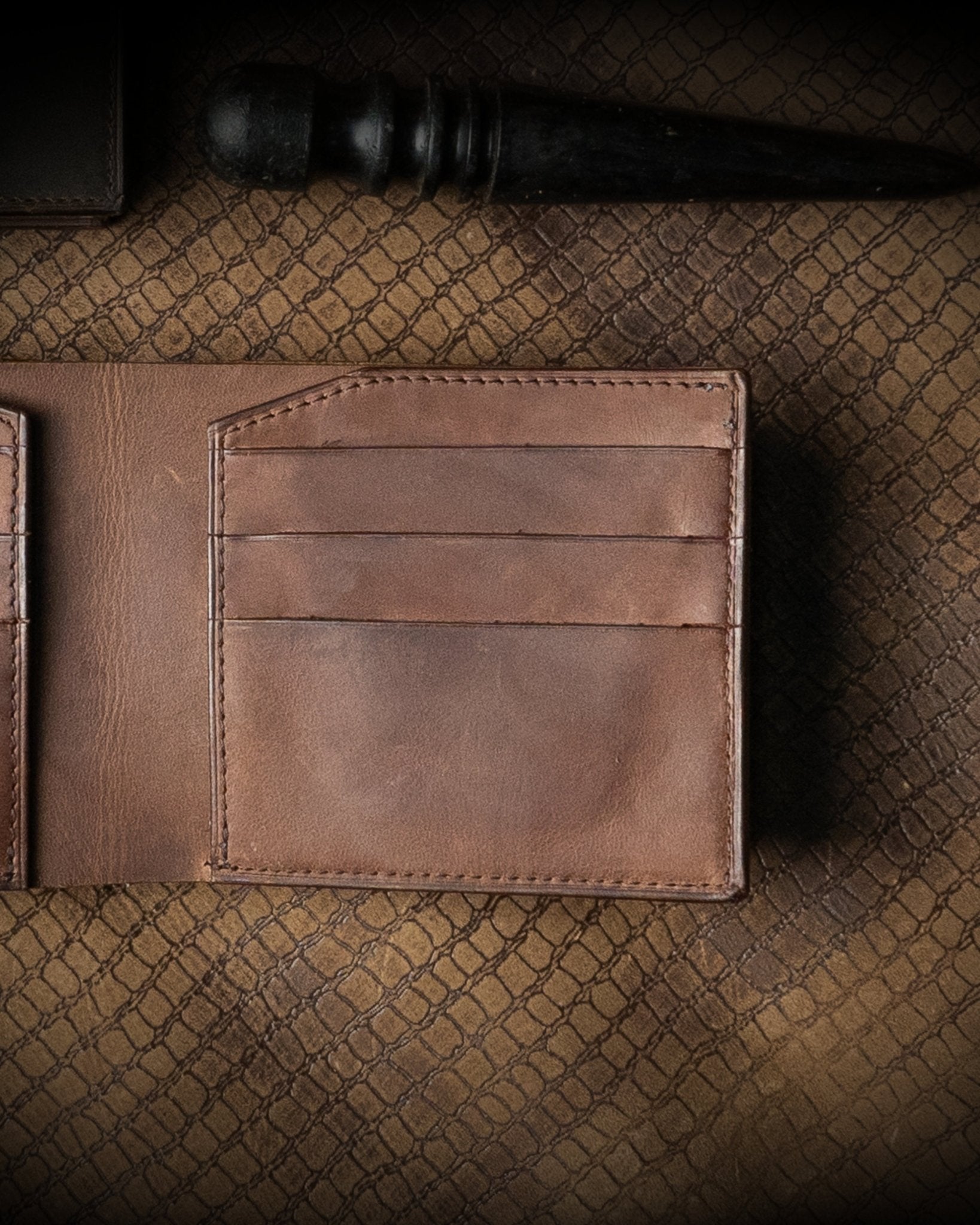 Levi Wallet – Crazy Horse Dark Edition - Ceylon Leather Crafts