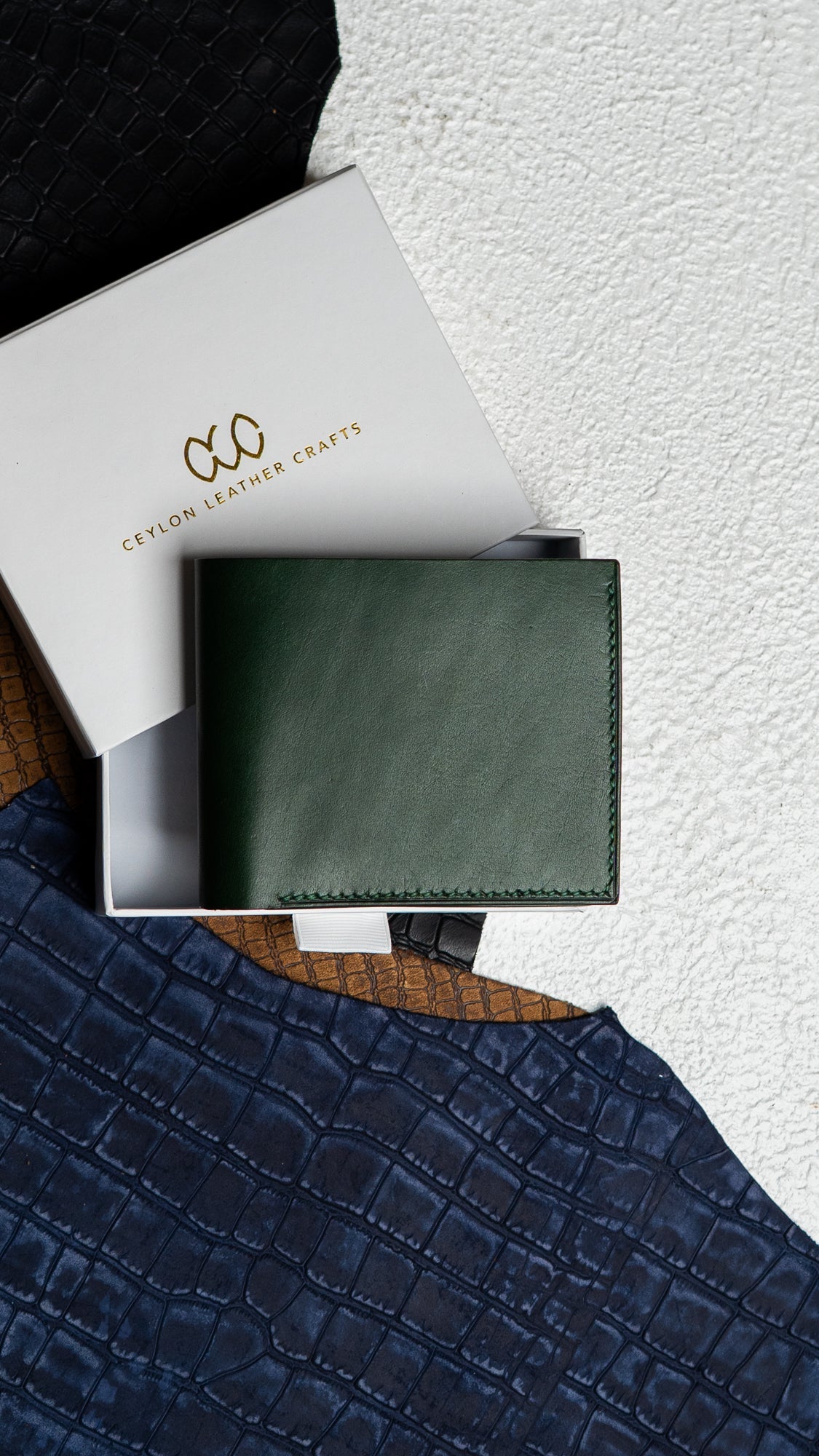 Levi Wallet – Indian Buffalo Full-Veg Leather (Green & Brown Edition) - Ceylon Leather Crafts