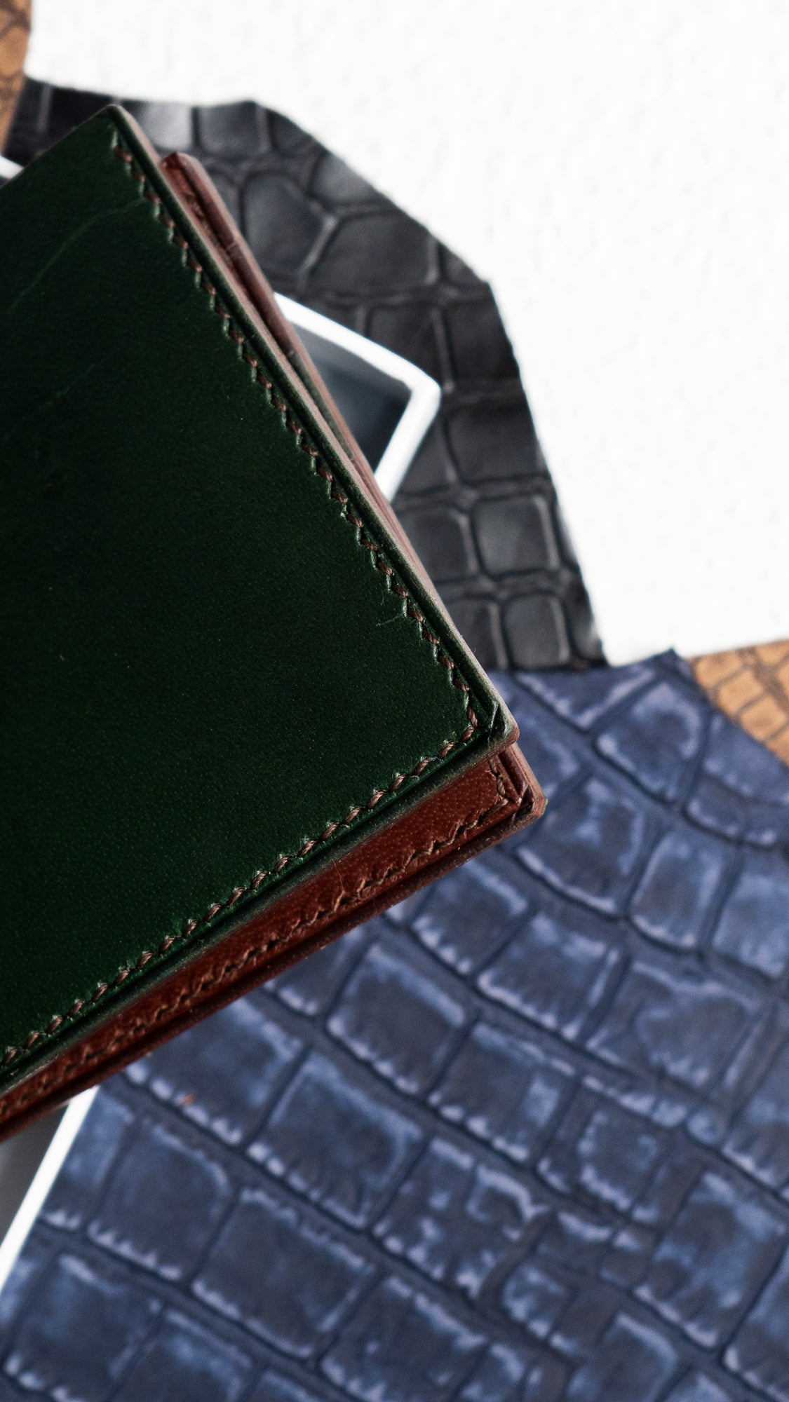 Levi Wallet – Indian Buffalo Full-Veg Leather (Green & Brown Edition) - Ceylon Leather Crafts
